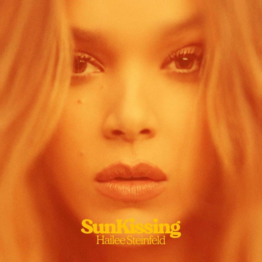 ヘイリー・スタインフェルドのインスタグラム：「TOMORROW • 9:00PM PST  ❤️‍🔥❤️‍🔥❤️‍🔥❤️‍🔥❤️‍🔥❤️‍🔥❤️‍🔥❤️‍🔥❤️‍🔥」