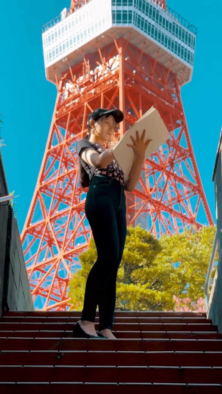 井上ジョーのインスタグラム：「#tokyo #tokyotower #cinematic #iphoneonly Do not repost without permission. Model: @mizzylicias」
