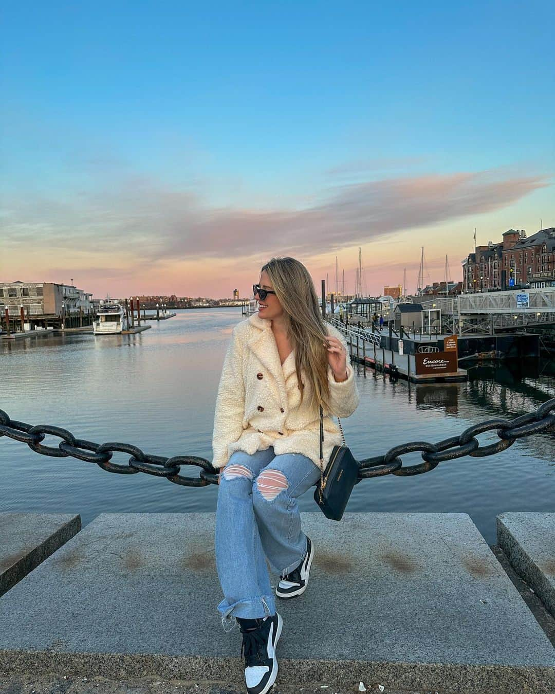 ナターリア・ガウジオさんのインスタグラム写真 - (ナターリア・ガウジオInstagram)「Sunset is my favorite color… 😍✨🌅🙏🏻❤️🇺🇸 #sunset #boston #inlove #geateful #peace #happiness #sunnyday」3月23日 3時06分 - natigaudio