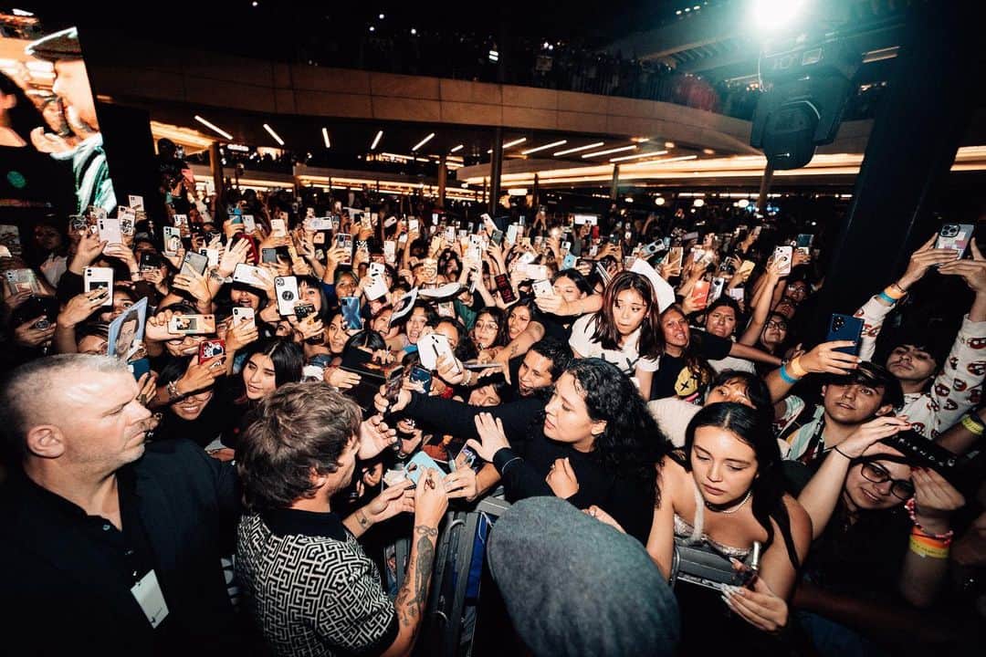 ルイ・トムリンソンのインスタグラム：「Mexico, hard to explain through pictures how incredible that was! Counting down the days till I’m back! Thank you!!」