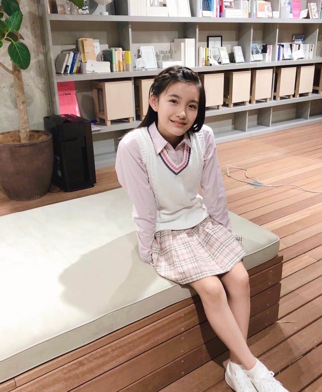 野澤しおりのインスタグラム：「3月25日(土) 16:30～17:25 フジテレビ系「いきなり神演奏～ストリートピアノバトル～」に 出演します📺 お時間がある方は 観ていただけたら嬉しいです！！  #いきなり神演奏 #ストリートピアノバトル #ストリートピアノ #野澤しおり」