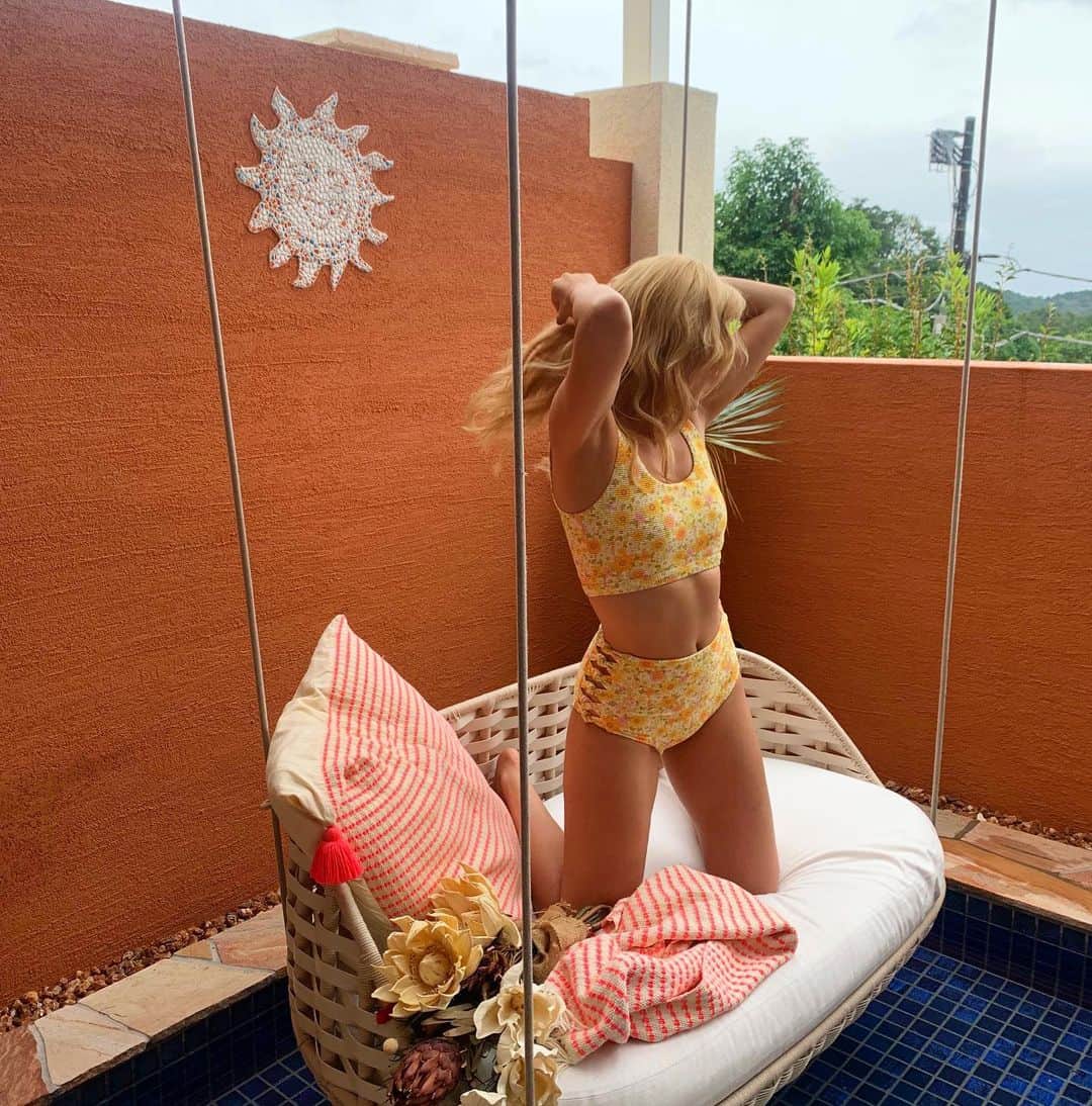 AMIのインスタグラム：「🌼🌼 @billabongwomensjp」