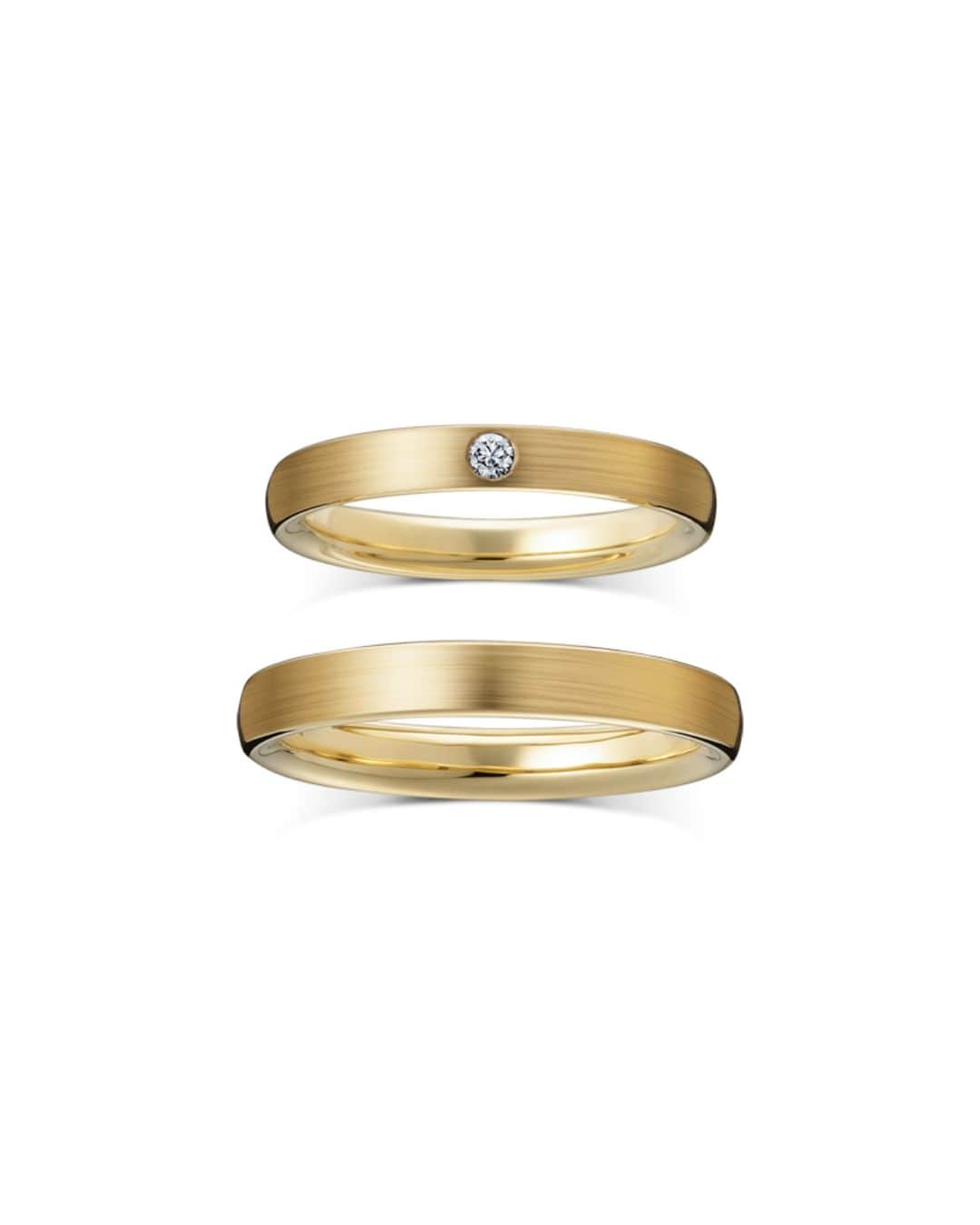 ラザール ダイヤモンド ブティック公式 | 婚約・結婚指輪さんのインスタグラム写真 - (ラザール ダイヤモンド ブティック公式 | 婚約・結婚指輪Instagram)「婚約指輪のサイドや結婚指輪にセットされるメレダイヤモンドにも センターダイヤモンドに準じたカットが施され、 強い煌めきと存在感を放つ。  その揺るぎない輝きは、永遠の愛を誓うカップルの礎。  ＜婚約指輪＞REVERENCE ＜エタニティリング＞MATINEE ＜結婚指輪＞IVY ＜結婚指輪＞CHANNEL GARDEN  #lazarediamond #ラザールダイヤモンド  #婚約指輪 #エンゲージリング #結婚指輪 #マリッジリング #エタニティリング #NEWYORK #NY #NYC #ダイヤモンド #ダイヤモンドリング #ブライダルリング #ブライダルリング専門店 #フルエタニティリング #フルエタニティ #ハーフエタニティリング #ハーフエタニティ #エタニティ #イエローゴールド #メレダイヤモンド #メレダイヤ #リングコーディネート #重ね付け #リング重ね付け #重ね付けリング」3月23日 17時00分 - lazarediamond_boutique