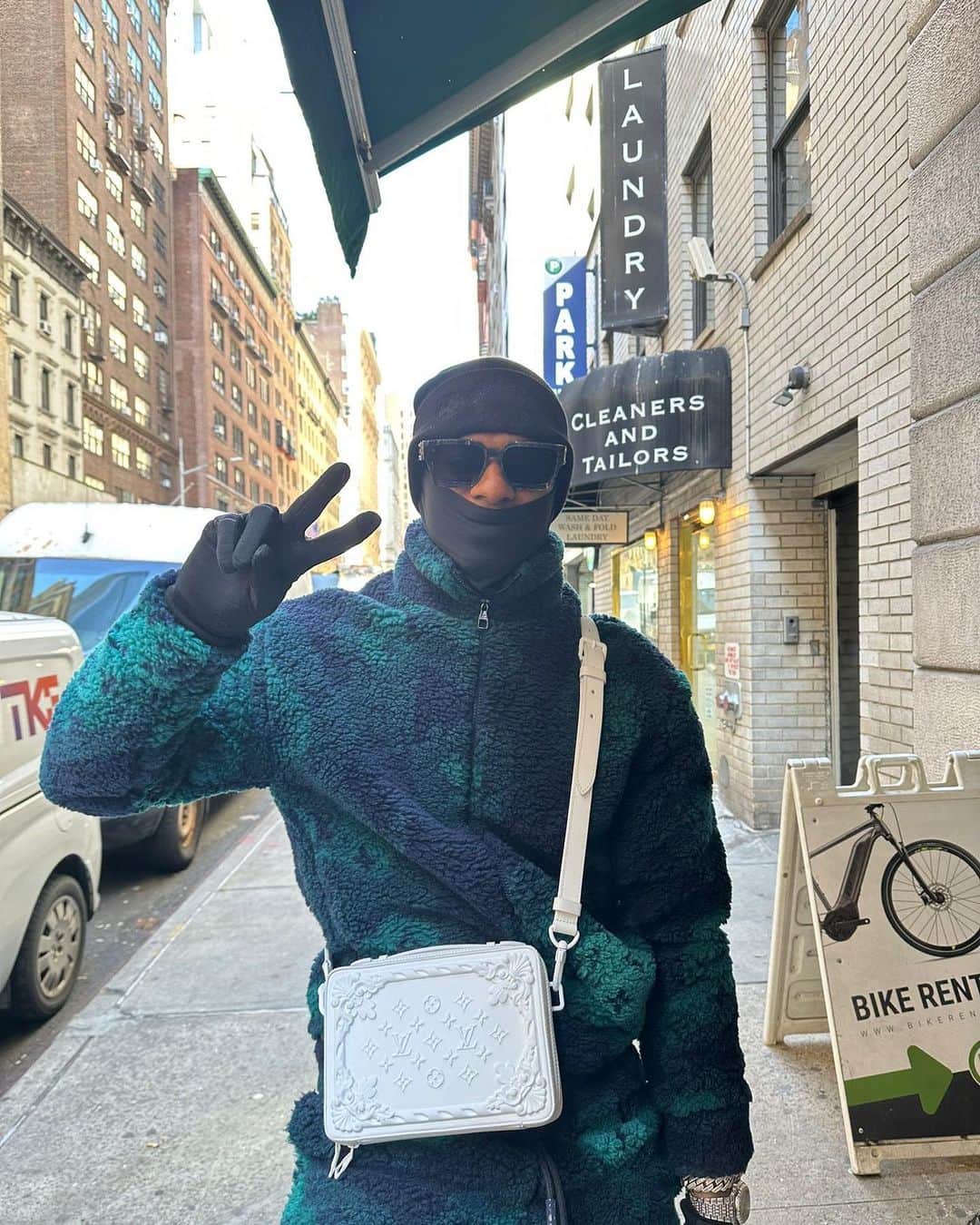 マーカス・ラッシュフォードのインスタグラム：「Downtime 🥷✌🏾」