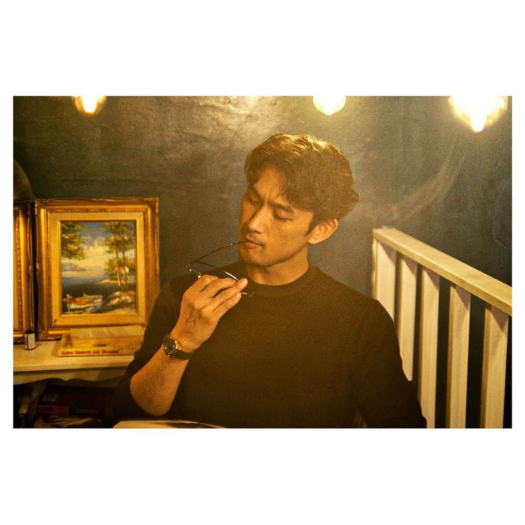 江口雅也のインスタグラム：「人の頑張ってる姿を知っているから、結果が付いてきた時に自分の事のように本気で嬉しく思える。  いつどんな形で結果が出るかなんて誰にもわからないけど、コツコツやってる人に、きっと結果というギフトが渡されるんだもの。  @life_a.a.p   #malemodel  #asianmodel  #portfolio  #日本人モデル #広告モデル」