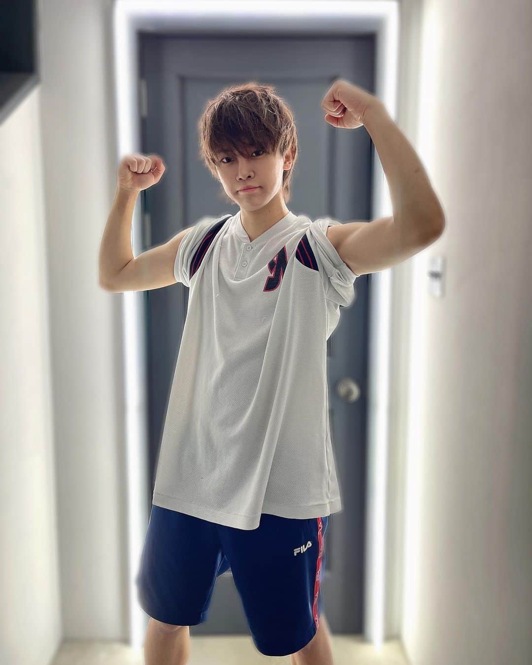 イニ（じん）さんのインスタグラム写真 - (イニ（じん）Instagram)「※後ろの扉はトイレです」3月23日 8時34分 - jinjin10272
