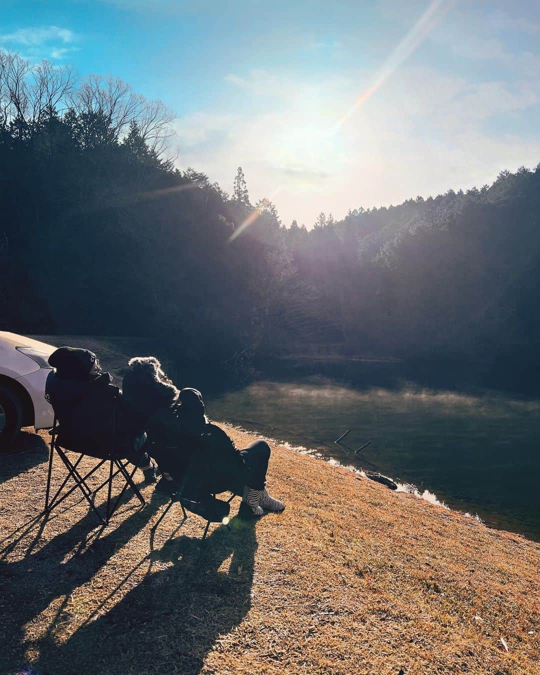 KANAKOのインスタグラム：「自然最高すぎた日☘️🏕🚣‍♀️ キャンパーデビュー戦🏞🔭🥾🍳 次もたのしみ🥐💚」