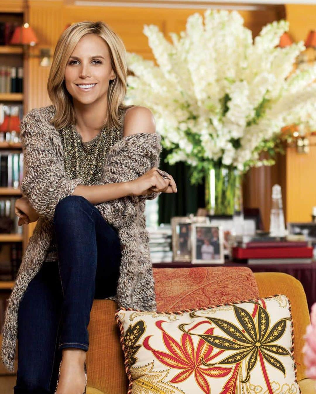 ナイジェル・バーカーさんのインスタグラム写真 - (ナイジェル・バーカーInstagram)「@toryburch for @tatlerphilippines at her home in nyc. Side story, she made freshly baked cookies for the whole team during the shoot! Xxxx」3月23日 8時56分 - nigelbarker