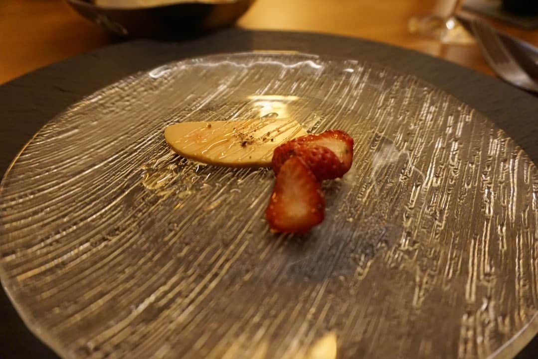 松林裕香さんのインスタグラム写真 - (松林裕香Instagram)「🇯🇵 ホテルにあるイタリアンレストラン【MOLINO】  ご夫婦で切り盛りされており、 素敵なご夫婦の丁寧な味。  ホッキ貝が特に、美味しかった！  空間も素敵で 落ち着いたらディナーを楽しめます。  📍MOLINO/藤の花ホテル/鹿児島  #アートホテル#ホテル#鹿児島#霧島市#藤の花ホテル#オーベルジュ#イタリアンレストラン」3月23日 9時20分 - yukapiano_