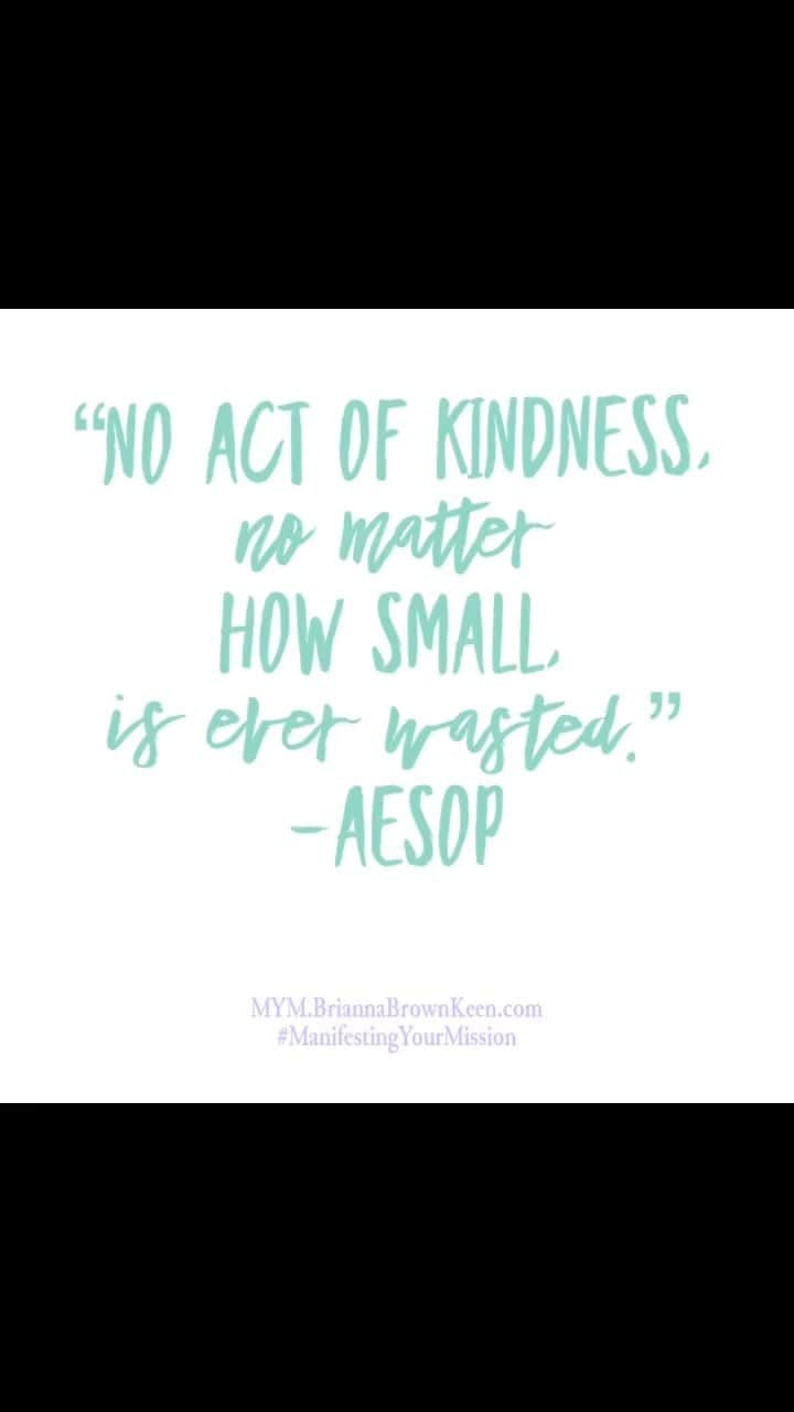 ブリアンナ・ブラウンのインスタグラム：「What is one small act of kindness you can do today? ✨  Kindness causes a ripple effect, spreading through everyone around you. When you feel stuck, unmotivated, or discouraged, reach out in grace and note how it shifts your mindset and resets your day. Everyone wants to be heard and acknowledged. The simple act of really seeing someone, listening to learn and try understand, as well as smiling with acceptance, can help bring people toward you. In a world that continues to be more tribal, oppositional, blaming, and separated, how can you lean into love and embrace those around you with the same compassion you desire? . . .  For more inspiration check out #ManifestingYourMission guidebook, workshops & coaching on MYM.BriannaBrownKeen.com and order your copy today!  See link in bio then head to SHOP. 💗」