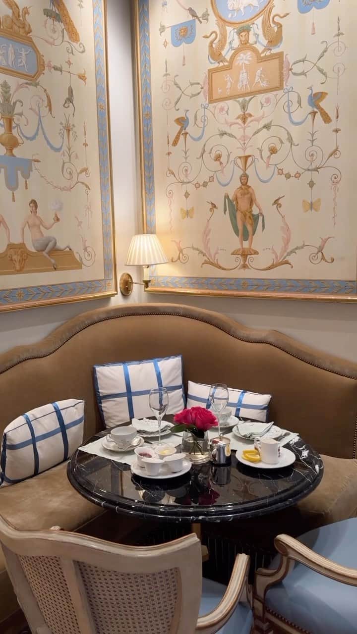 のインスタグラム：「🫖 for 2 & 2 for 🫖. New favorite business meeting location @thepeninsulabh」