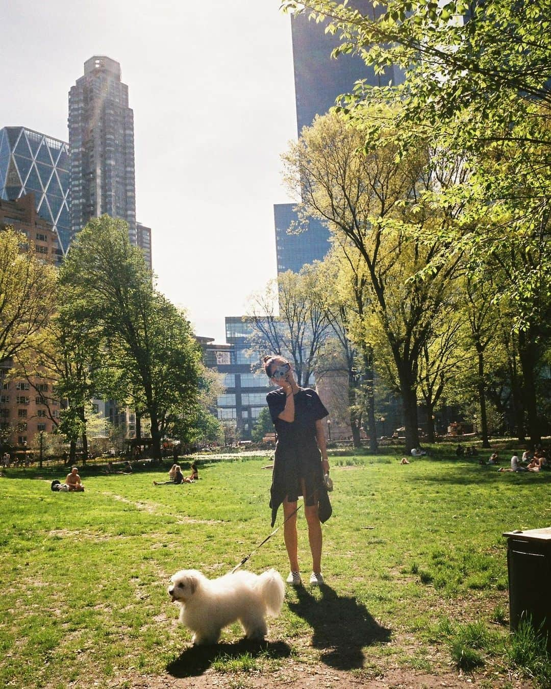 キム・ジェギョン のインスタグラム：「오늘 강아지의날이래🐶💗」