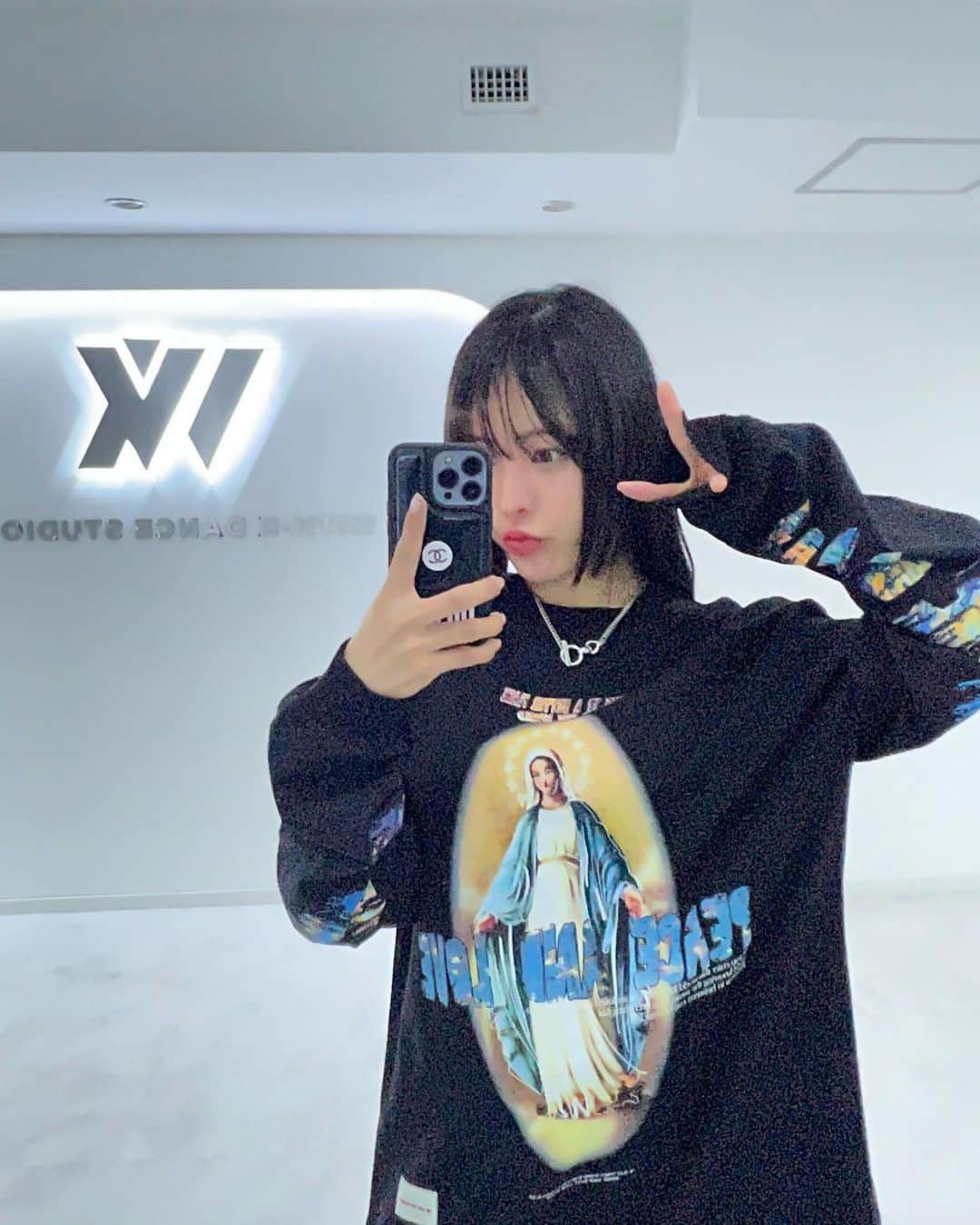 ハダムのインスタグラム：「✌️」
