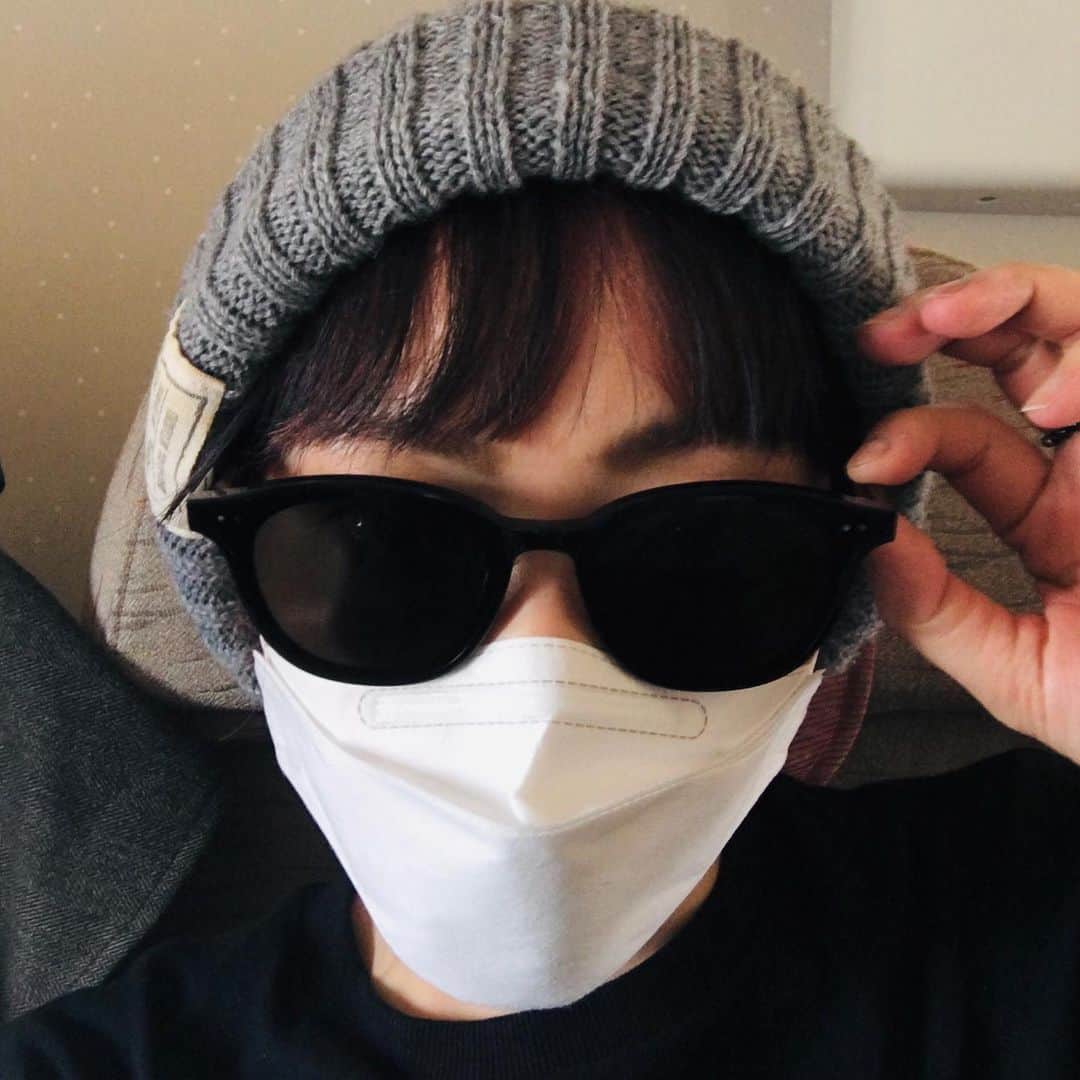 三角みづ紀のインスタグラム：「この一年はとても忙しくなりそうだと元日から申していて、それが本当になりそうです。これからまた、走り続けて、1年後に旅行にいけたらいいね。本国でユンギさんセンイルカフェに行けたのも、In the Soopツアーでイルアミさんと仲良くなったのも素敵な時間でした。 #韓国旅行 #詩人 #詩 #エッセイ #BTS聖地」