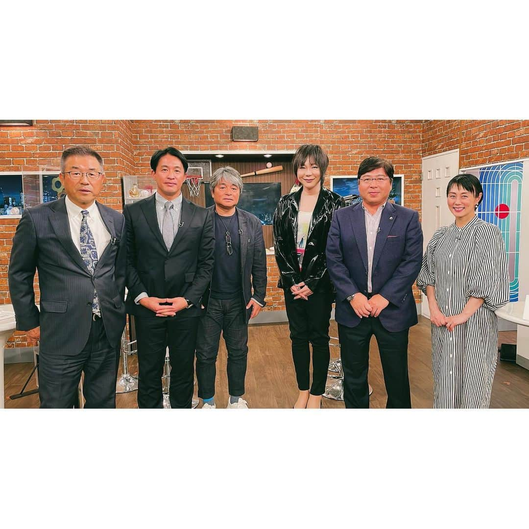 新井麻希のインスタグラム：「* 「スポーツ酒場　語り亭」  3月26日(日)20時〜NHK BS1 今回は、プロ野球開幕スペシャル〜〜〜⚾️  WBCで野球熱が高まっている中、早くそれぞれのチームに戻った皆さんの活躍が見たい😎  昨日の優勝を決めた直後だったので、めちゃくちゃ熱量の高い収録でした！！  ゲストは  達川光男さん 武田一浩さん 真中満さん 五十嵐亮太さん  です。是非！  #スポーツ酒場」