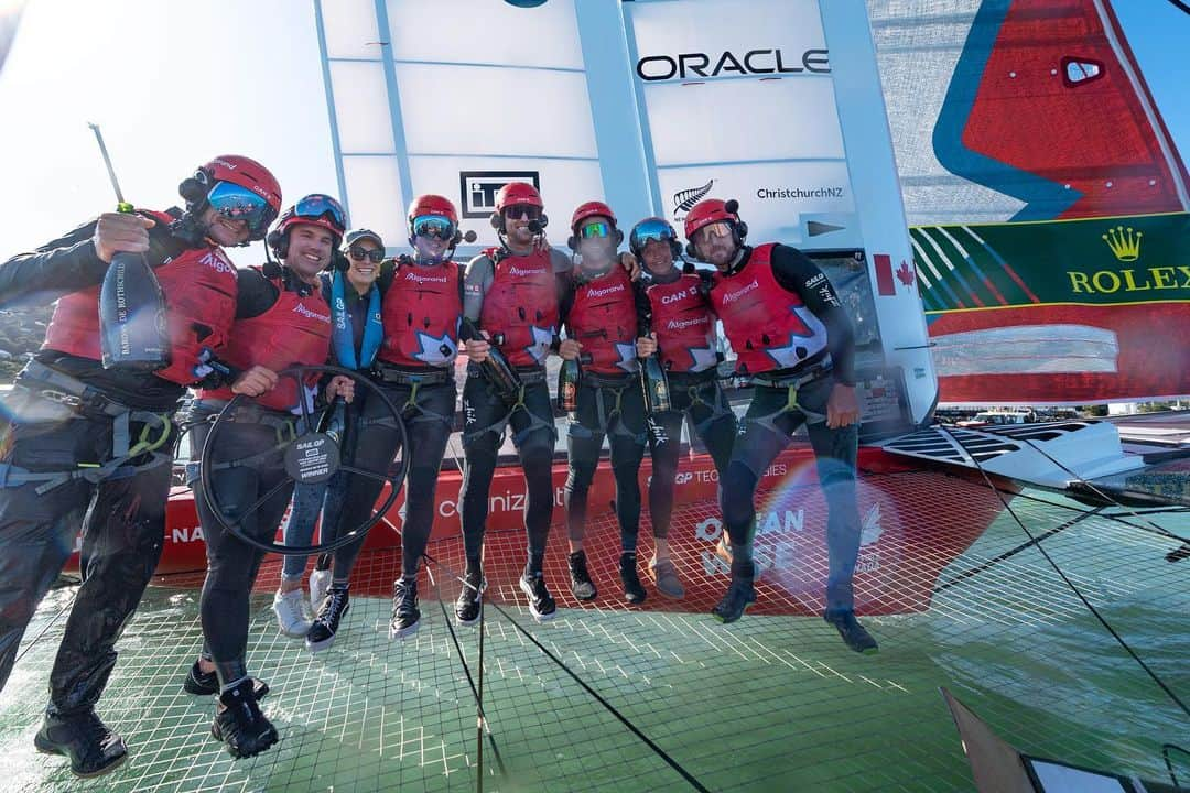 Sophie Pascoeさんのインスタグラム写真 - (Sophie PascoeInstagram)「I was very honoured to be asked to present the winners wheel at the @sailgp event held here in Lyttelton, Christchurch. What an amazing event filled with so much excitement!  Congrats to @sailgpcan for the win and for allowing me to be part of the champagne celebrations!   All the best to our kiwi friends @sailgpnzl for the final stage over in San Fran! ⛵️  #sailgp #sailing #newzealandsgp #lyttleton #christchurch」3月23日 13時43分 - sophpascoe1