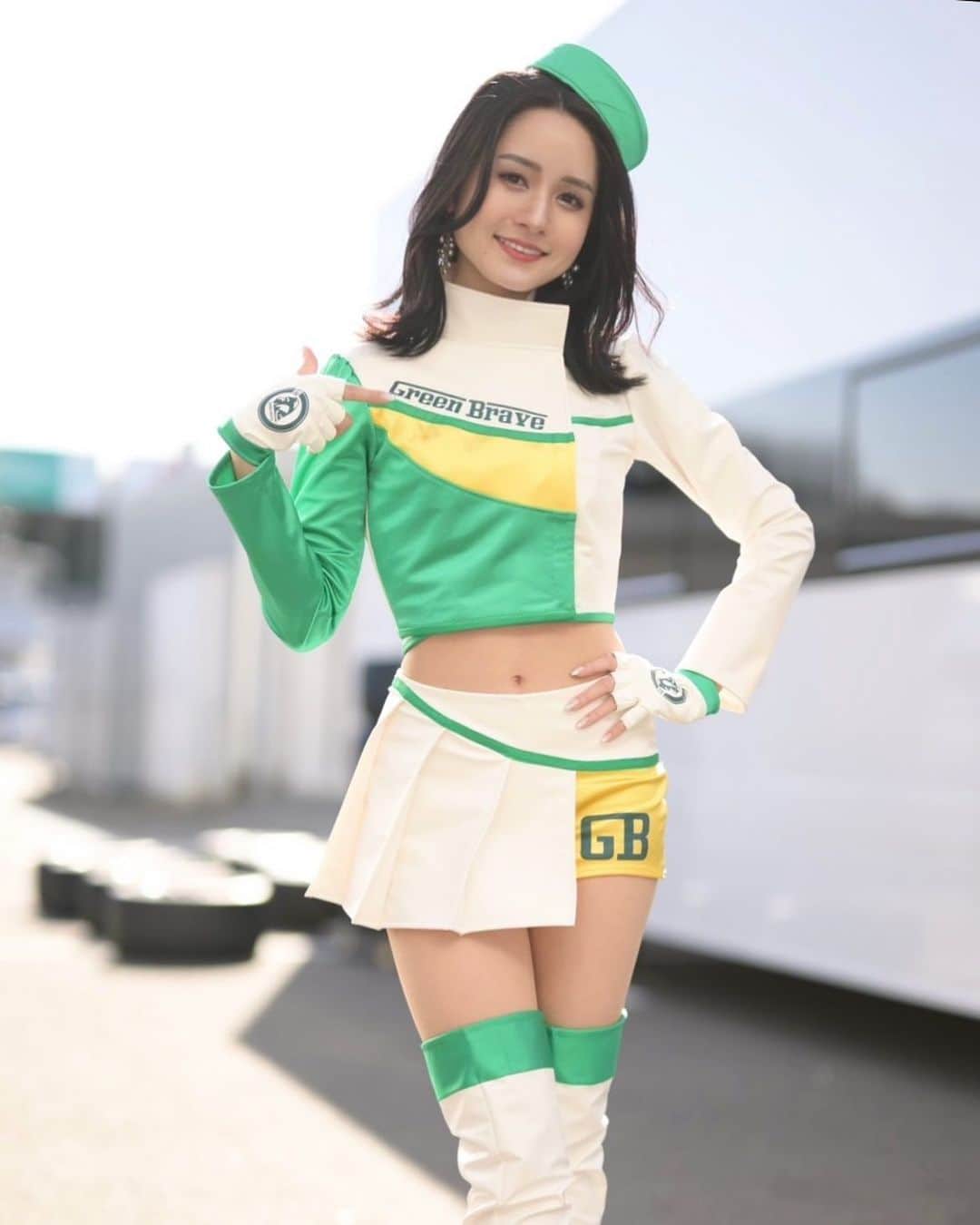 五十嵐みさのインスタグラム：「. 新しいプロフィール写真📸 今年バージョン🍀 . #埼玉トヨペット#greenbrave#レースクイーン#埼玉トヨペットサポーターズ#コスチューム#一眼レフ#ニーハイ#ニーハイブーツ#ポートレート#サーキット#モータースポーツ#鈴鹿サーキット#スーパー耐久#s耐#supertaikyu#スーパーgt#supergt」