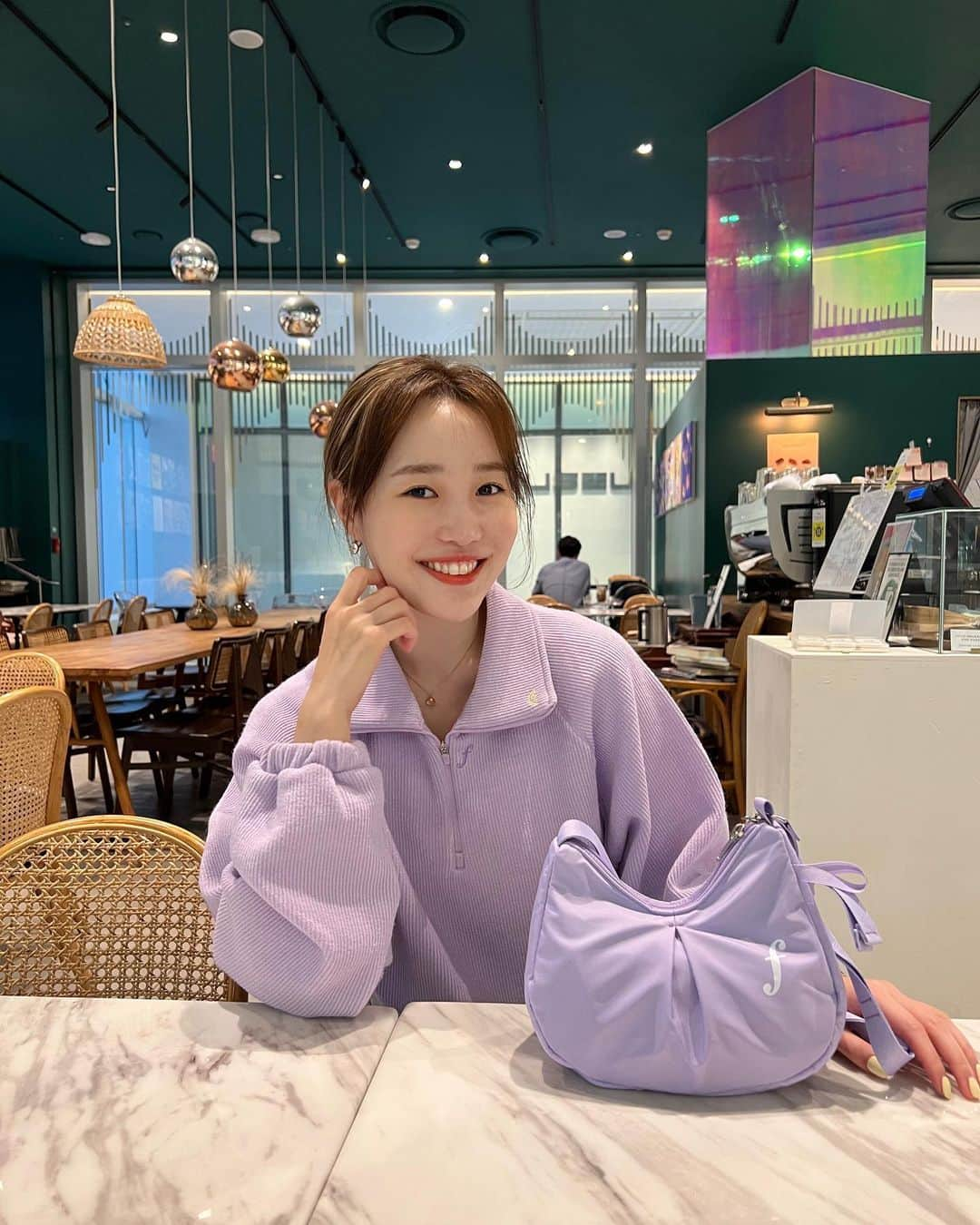 パク・ソヨンのインスタグラム：「요즘 내 최애 옷 브랜드💜 . . . 너무 편하고 예쁜 디자인이 많은👉🏻@fiveline.official」