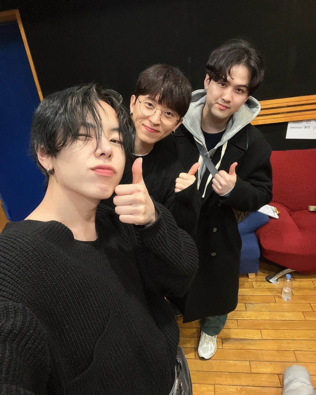 チャン・デヒョンのインスタグラム：「#피크타임#팀20시#위아이#루아이 저도 사랑하는 루아이의 사랑을 받는 아티스트로서 많은 분들이 노력하고 계신 피크타임 아티스트 분들께 제가 프로듀싱한 곡으로 도움이 될 수 있는 기회가 되어 감회가 새롭습니다! 끝까지 응원하겠습니다.」