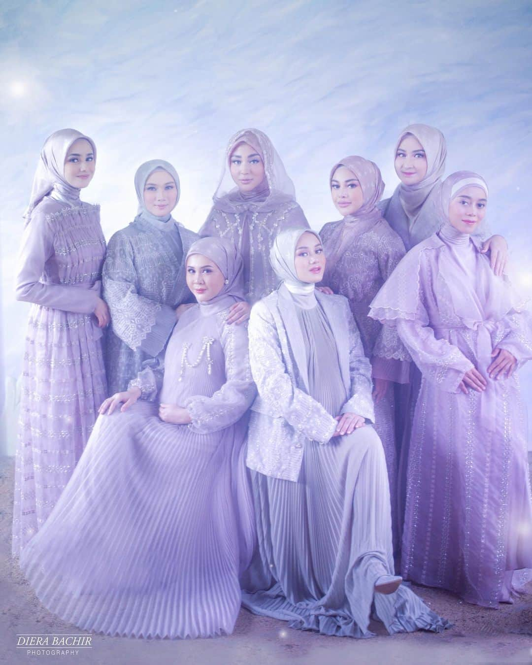 メロディー・ヌランダニ・ラクサニのインスタグラム：「Marhaban Ya Ramadhan😇 Selamat menunaikan ibadah puasa💜  ——— Mamayu ——  Photo by @dierabachir @dierabachir_photography Fashion Stylist : @doleytobing Decoration : @tw.weddingg Wardrobe : @ettybachir @khanaan.official MUA & Hijab Do : @victoria_makeupatelier @vivithalib @dhirmanputra @riskymakeup @cantikawannadewi @arsyanaf21 @awanisaw @mayrariarty @suciaurelias」