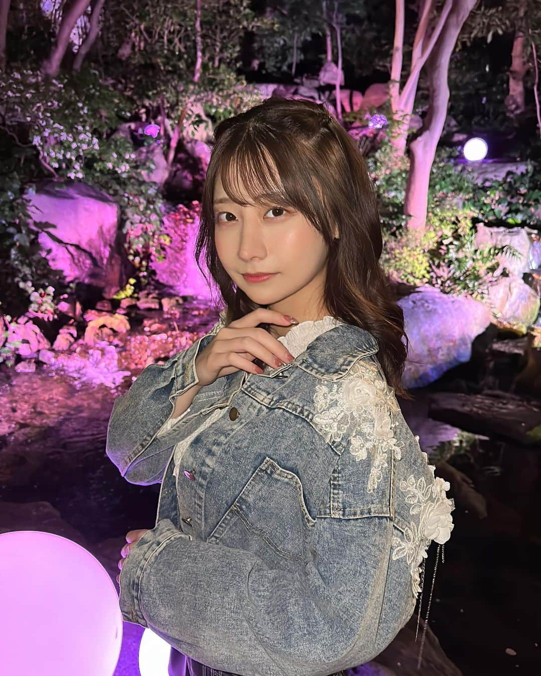鈴木優香のインスタグラム：「夜桜🌸🍡 #お花見 #桜 #夜桜」
