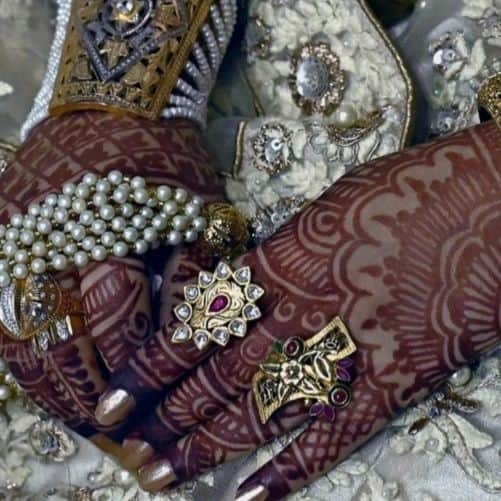 イオッセリアーニのインスタグラム：「Wedding in the land of jewelry. I'm in madurai Tamil Nadu India.#indiajewelry #indianwedding #tamilnaduphotography #indianjewelry #iosselliani」