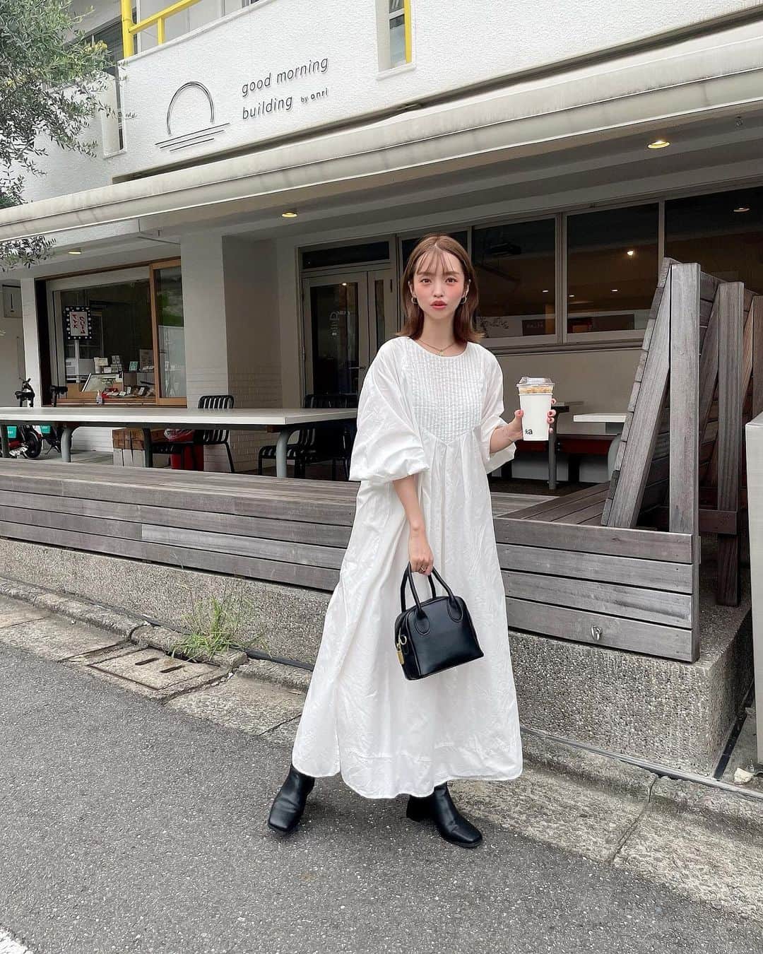 のインスタグラム：「ずっと晴れ続きだったときの🌸 春もまだまだブーツ履いて行きます👢🫧」