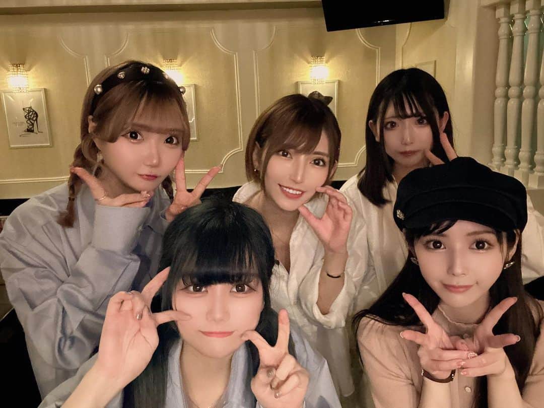 葉月七瀬のインスタグラム：「. .⁡ 久々に、お仕事復帰できました💖 来てくれたファンの方々 本当にありがとうございます😍❣️ ⁡ まだまだ病み上がりで体力ないですが 元の体を取り戻していきます💪🏻🌟 ⁡ みんなに会えた幸せ続きますように🤍🕊 ⁡ #ガールズバー #ガルバ  #新宿 #歌舞伎町  #アットホームなお店 😍 #可愛い子しかいないです💓 #飲み放題」