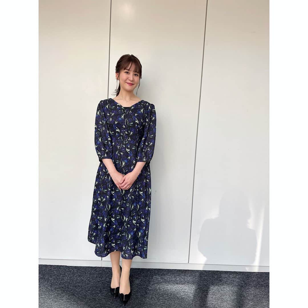 林美桜さんのインスタグラム写真 - (林美桜Instagram)「#ワイドスクランブル #衣装 👗   1.2.3 ブラウス @nostalgia_jp パンツ @fray_id アクセサリー @joueteofficial  4.5 ニット・スカート @nostalgia_jp アクセサリー @star_jewelry_girl  6 ワンピース @nostalgia_jp アクセサリー @joueteofficial  7.8 ブラウス @nostalgia_jp スカート @milaowen_official アクセサリー @starjewelry_press  9.10 トップス @celford_official パンツ @icb_jp アクセサリー @pani_pani222 #春コーデ#アナウンサー#fashion #ootd」3月23日 15時29分 - miou0hayashi