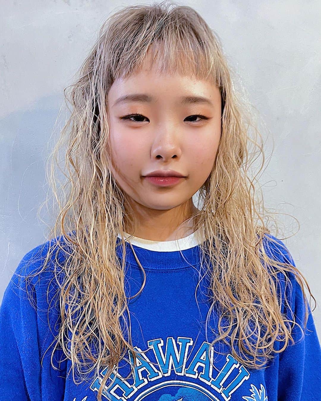 時田健太のインスタグラム：「ブロンドのブリーチパーマ  #ブリーチパーマ#ハイトーンパーマ#ブロンドヘアー #ブロンド#ケアブリーチ#パーマ#パーマスタイル#ブリーチパーマ原宿 #ブリーチパーマヘア」