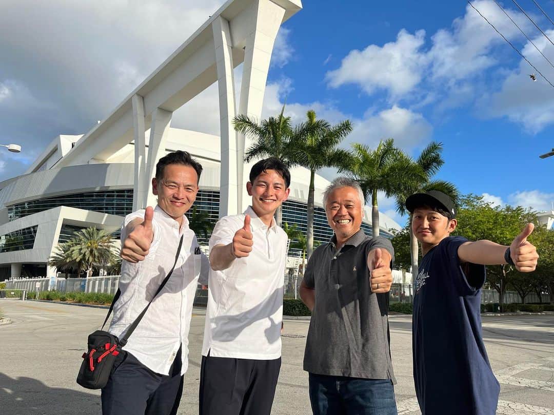 のインスタグラム：「. 最高なメンバーとお届けしました！  取材、ロケ、中継とマイアミを走り回りました！  忘れられない7日間になりました！  明日のめざましどようびからよろしくお願いします！  #めざましテレビ #マイアミ #めざましどようび #野球 #WBC」