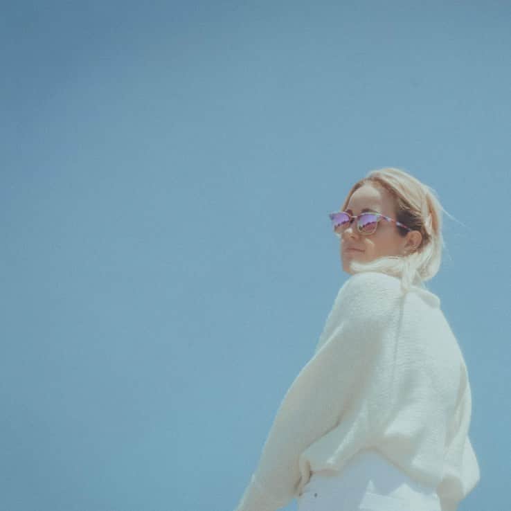 ブリット・ニコルのインスタグラム：「See you soon!! 🤍  Friday, 3/31 - Huntington, IN Event at Life Church 7:00PM EST https://www.eventbrite.com/e/britt-nicole-tickets-569970526187  Saturday, 4/1 - Huntington, IN Worship Night at Huntington University for the HU Community  7:00PM EST https://www.huntington.edu/mca/box-office?fbclid=PAAaYcGgCX4Bnl9VSyvZNYgpBKTgYU5ntLZh0S3h8xn3-Y8PGtkrPoMkwG_fM  Saturday, 4/29 - Houston, TX  Faith and Family Night  Music following the Houston Astros vs. Philadelphia Phillies game  https://www.mlb.com/astros/tickets/faith  Friday, 5/5 - Kannapolis, NC Women’s Event  6:00PM EST https://www.itickets.com/events/472215  Saturday 5/6 - “We Say Yes Night” - Event with @willowbrook.grounds   Saturday 5/28 - Madison, WI  Bratfest on Willow Island at the Alliant Energy Center  7:00PM CST https://bratfest.com」