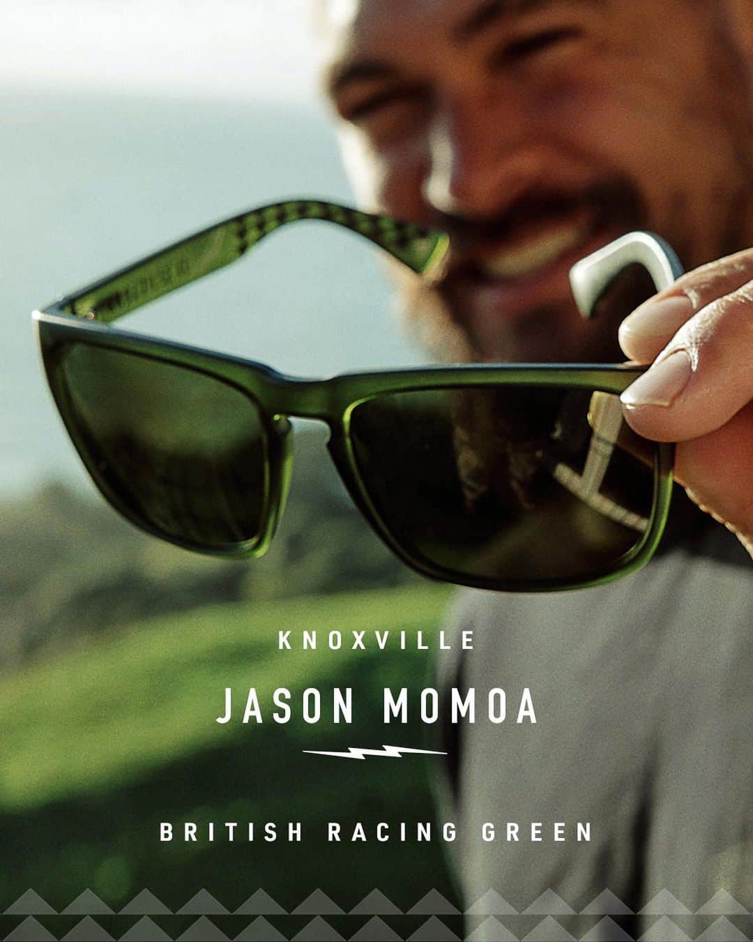 ジェイソン・モモアさんのインスタグラム写真 - (ジェイソン・モモアInstagram)「Introducing the Jason Momoa British Racing Green Knoxville. Born from rebellion, this matte forest green addition to the Momoa collection is inspired by the iconic motor races of the past. Proudly made in Italy from eco-friendly Bio-Resin and featuring premium polarized lenses.⁠ ⁠ #jasonmomoa #stylethatperforms #ontheroam」3月24日 2時37分 - prideofgypsies