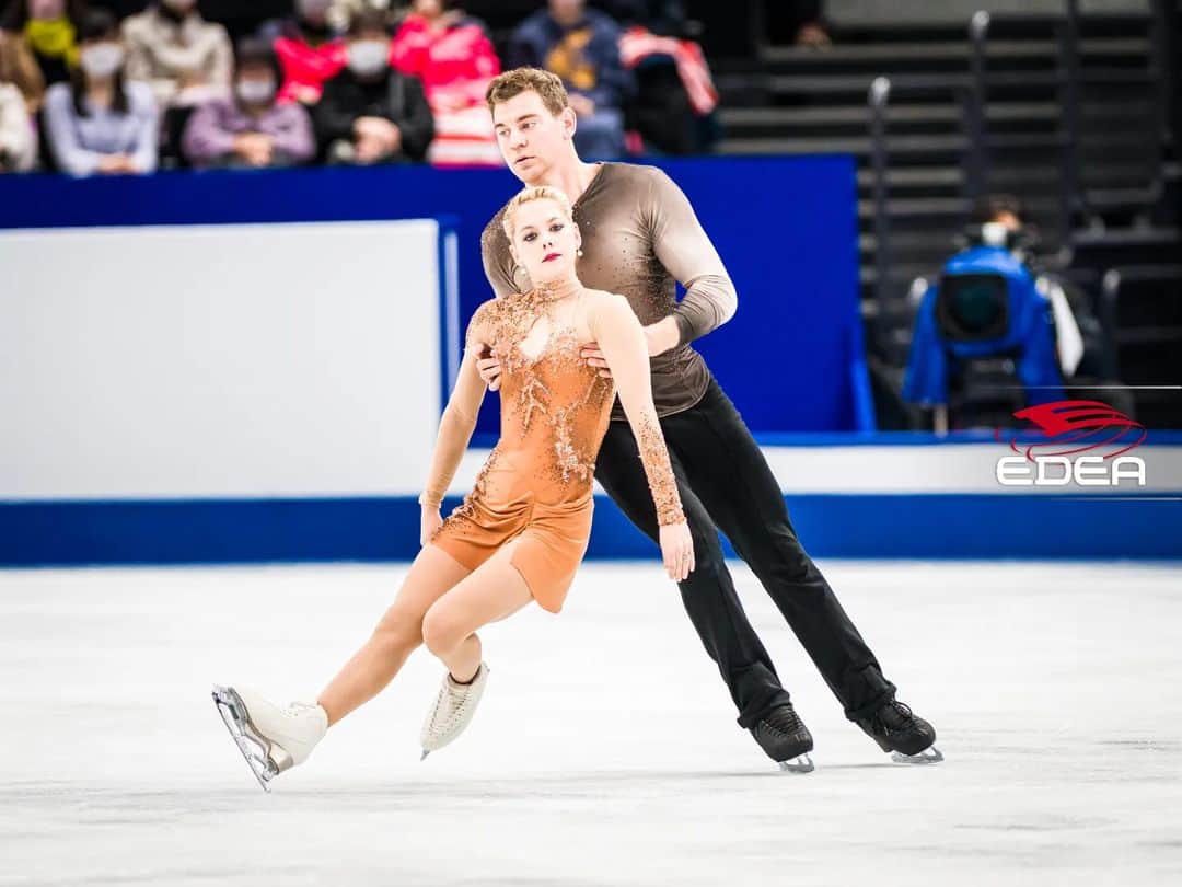 アレクサ・シメカさんのインスタグラム写真 - (アレクサ・シメカInstagram)「🥈ALEXA KNIERIM & BRANDON FRAZIER 🇺🇸 Huge congratulations guys on great performances!🙌🏽  . . . #edeafamily #edeaskates #madeinitaly #WorldFigure #edeaicefly #edeaconcerto」3月23日 17時53分 - alexa_knierim