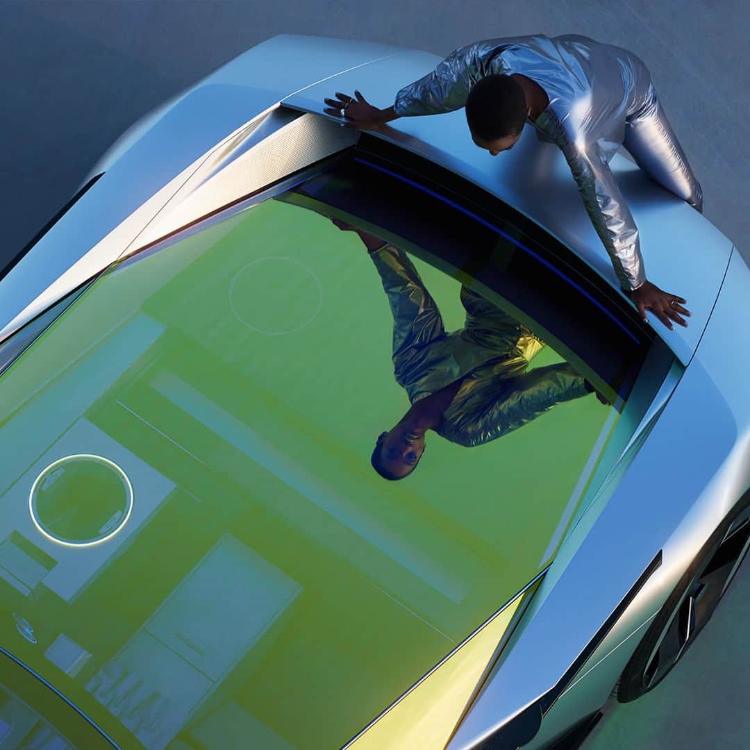 Peugeot_jpさんのインスタグラム写真 - (Peugeot_jpInstagram)「#マルチクロイックガラス 採用。 最新のルーフシステム #スカイスペース が演出する開放的な車内空間で、移動をエンターテイメントに。  #Peugeot #プジョー #PeugeotInceptionConcept」3月23日 18時05分 - peugeot_jp