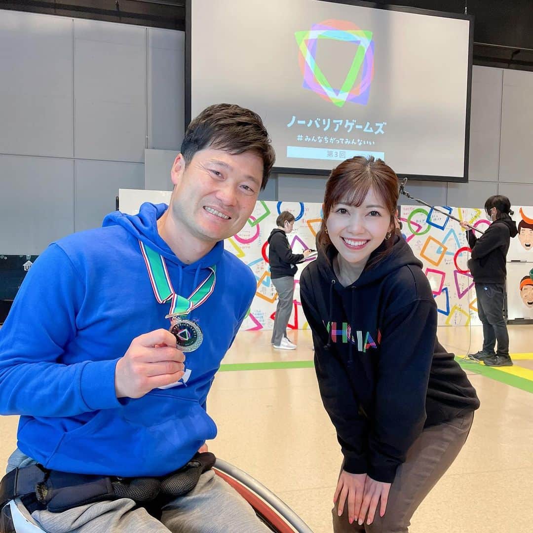 川又智菜美のインスタグラム：「祝🥳国民栄誉賞✨ ⁡ 遅ればせながら… 国枝慎吾さん、国民栄誉賞受賞 おめでとうございます🎉 ⁡ 日本が誇るテニス界のレジェンド🎾 もう本当にいつもと言って良いんじゃないかというくらい グランドスラムで決勝の舞台まで勝ち進んでいて 熱いプレー熱い精神に何度も感動しました。 ⁡ なんとなくいつまでも君臨し続けてくれると ファンとして甘えていて 引退発表を知った時は驚き、もちろんショックでした。 でも国枝さんが成し得たことがあまりにも偉大すぎて ここまで車いすテニスを牽引してくださったことに 1ファンながら感謝の気持ちでいっぱいになったことを覚えています。 ⁡ この間ノーバリアゲームズで またご一緒できる機会がありました☺️ 「表情が現役の時と変わった気がします」という言葉に 「もうボールを睨まなくて済むようになったから顔が楽！」 とお茶目に笑ってらした国枝さん。 最近はバスケに夢中だそうで… 思いっきりエンジョイしてください🏀✊ ⁡ #テニス #tennis #テニスプレイヤー #国枝慎吾 さん」