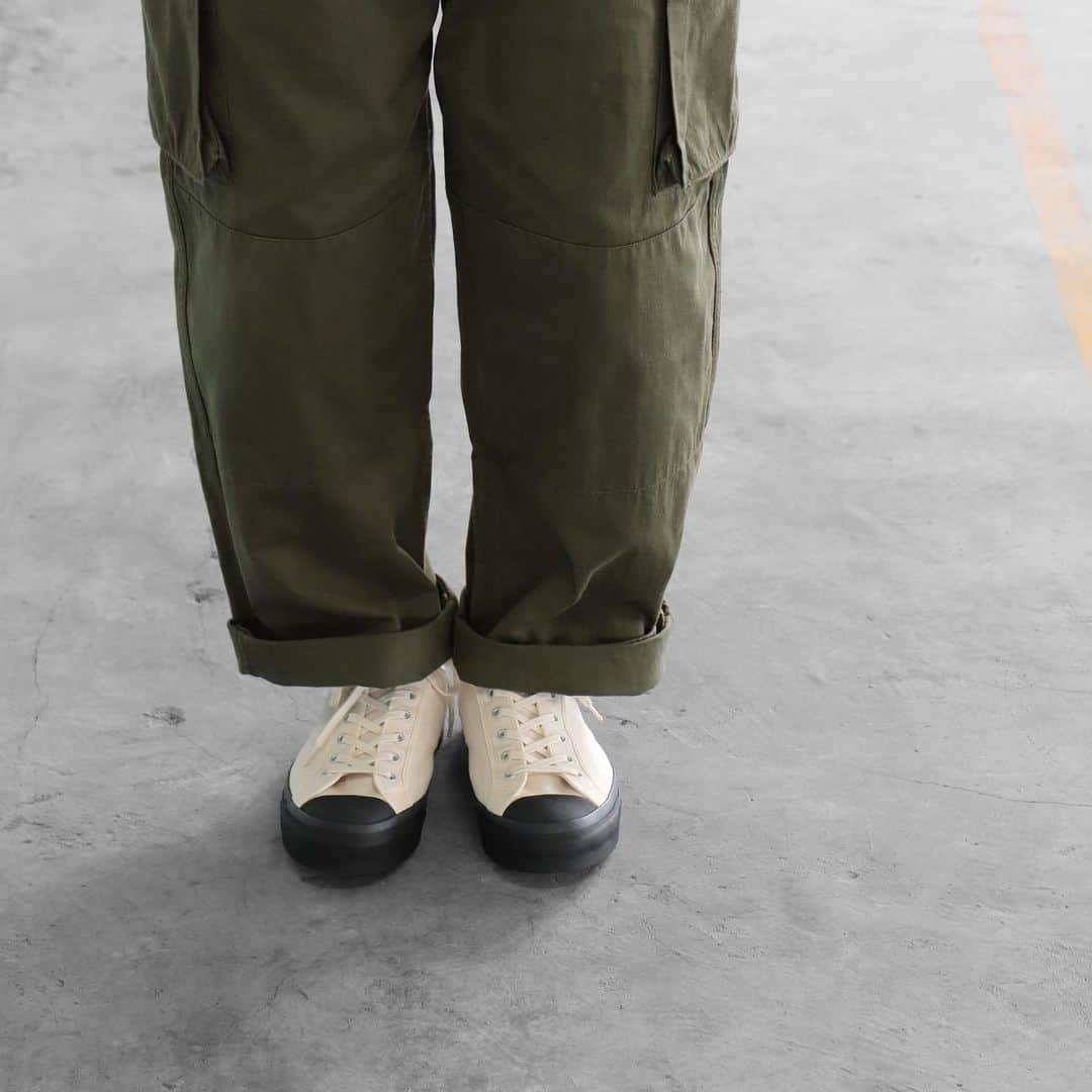のインスタグラム：「LOWTRAINER / NATURALBLACK  #moonstarshoes  #finevulcanized  #lowtrainer  #madeinkurume」