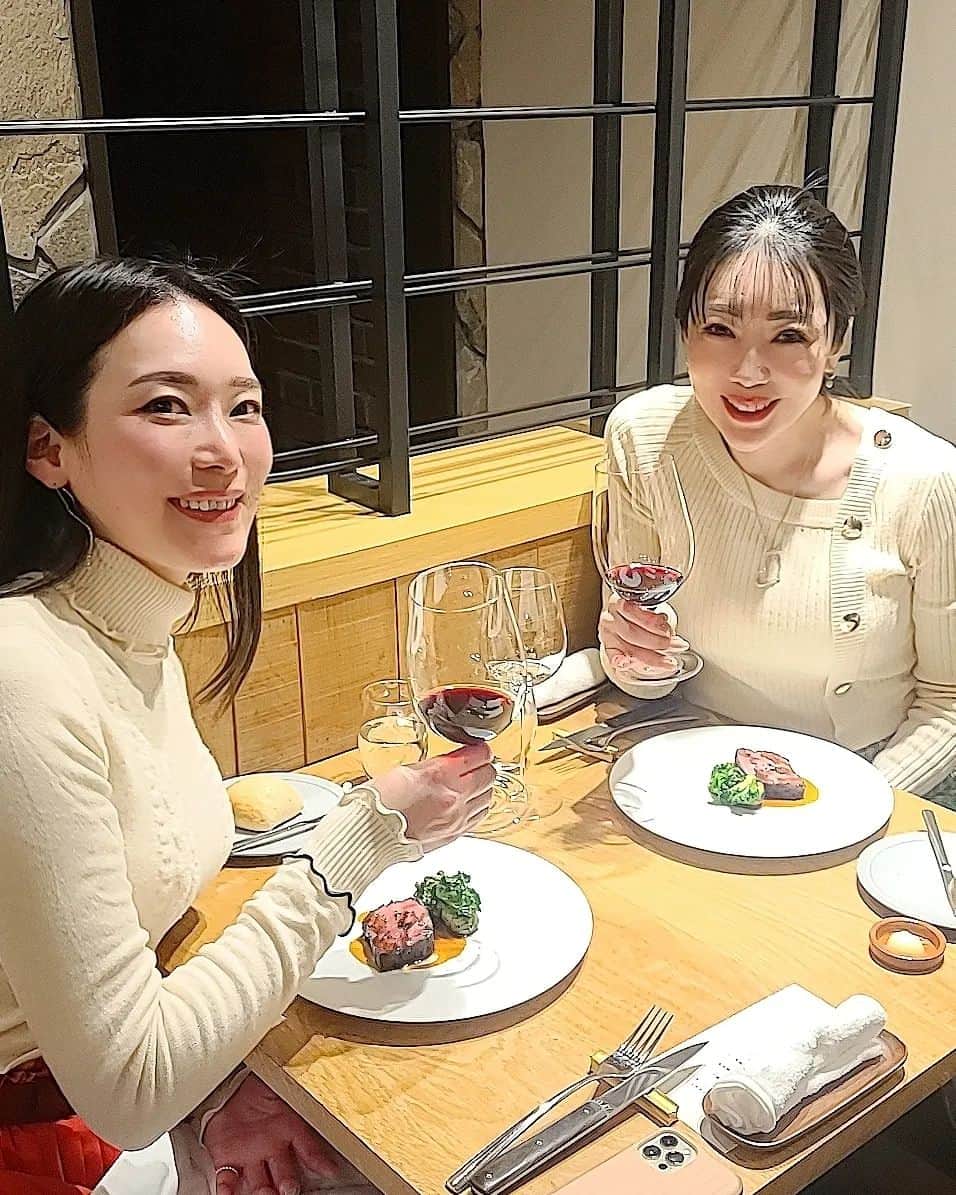 今堀恵理のインスタグラム：「ミシュランガイドの新星のフレンチ @nent_umeda   に美人の @yokogram21 ちゃんと行きました💕💕💕   おまかせコースとワインペアリングをオーダーしたよ✨ 気取らないフレンチで2人で楽しい話が沢山出来ました  また会いたい💕  私とコーデはSHEIN DAZY   @sheinofficial @dazy_fashion 	豊かなスタイルのDAZYガールの3ルックスチャレンジ 👚セーター 11204733 💗スカート12636039 6月末日まで使える割引クーポン有ります 【eri23】  #nent #SHEINDAZY #DAZY #SHEINforAll #ootd」