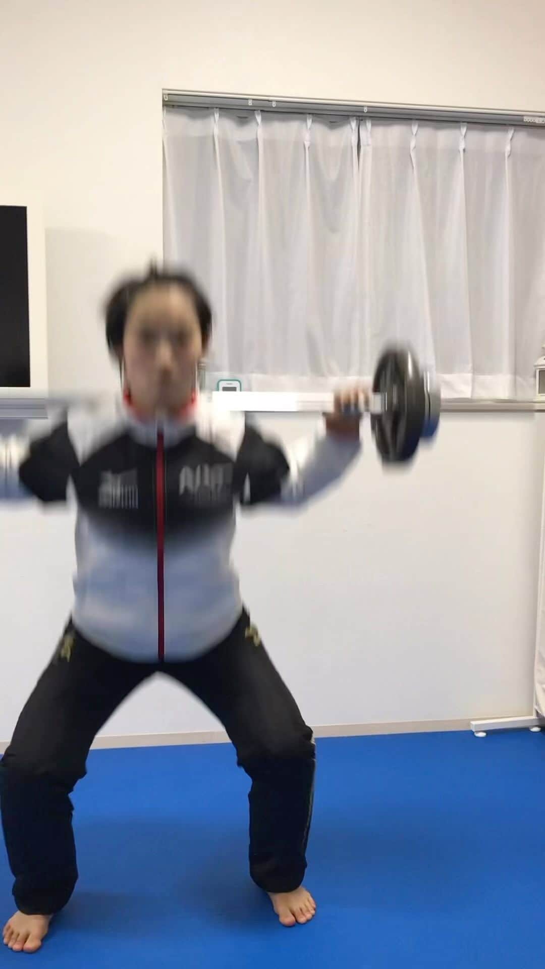 のインスタグラム：「House Training🏠🏋🏻‍♀️  #house#training#squat#up#clean#jump#strong#speed#timing#karate」