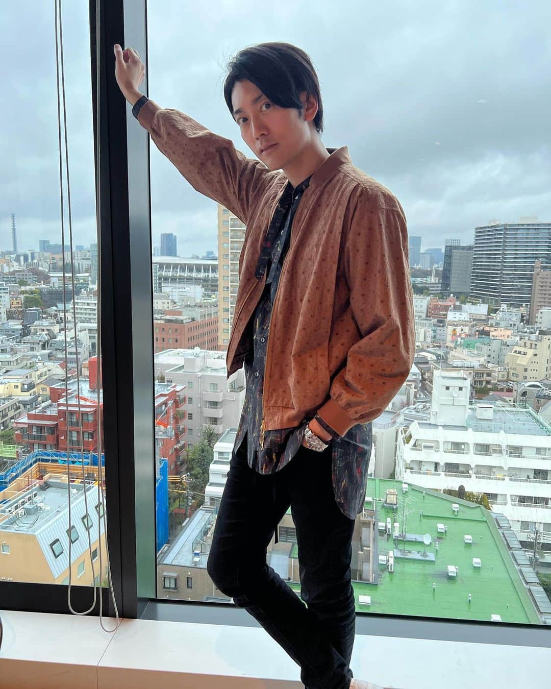 南圭介さんのインスタグラム写真 - (南圭介Instagram)「2023-24カレンダーお渡しイベント おかげさまで今年も開催する事が出来ました！ありがとうございます！  是非新年度からも南と共に時を刻みましょう！ そして再来年もこのようにイベントが出来るように、新年度も色々なストーリーを作っていきますので、引き続き宜しくお願い致します！  素敵な衣装に身を包まさせて頂き、いつも気持ち昂っております！ ありがとうございます！  Which one would you like?  Cocok yang mana?🇮🇩  #カレンダー #お渡し会 #outfit #ootd #calendar」3月23日 19時16分 - keisuke_minami73