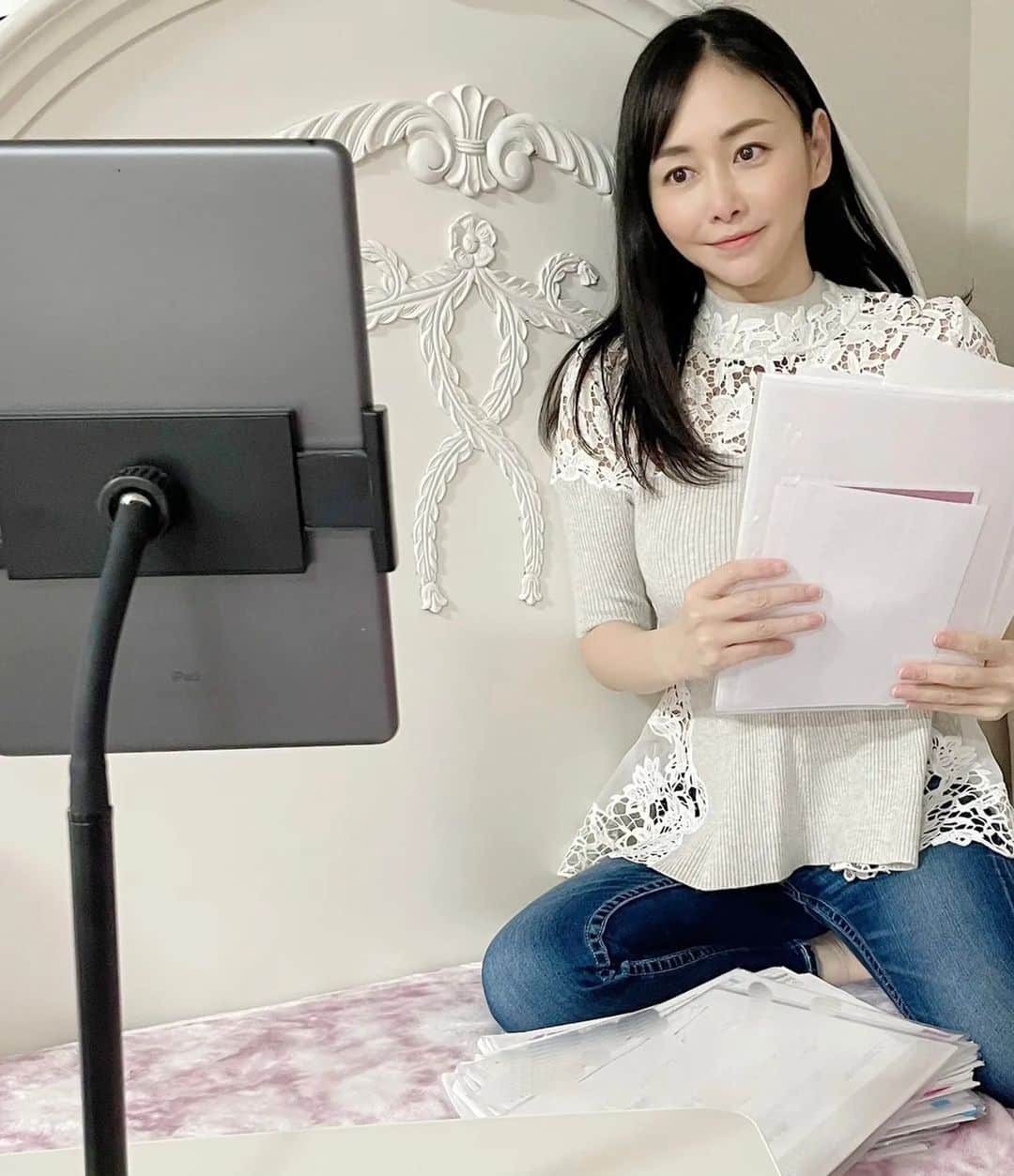 杉原杏璃のインスタグラム：「投資関連の打合せ📝  アカデミーに向けて色々と準備をしてます📚️  以前は出版社にお邪魔して打合せすることがほとんどだったんですが . . .   最近はほとんどがオンラインでの打合せになりました💻️✨  会社員の皆さんもオンライン多めなのかな？  昨日の WBC サムライJAPAN！ 選手の皆さんの気迫のプレーに感動しました✨  🏆️優勝おめでとうございます！！🎉  #WBC #優勝 #サムライJAPAN #投資アカデミー #株式投資 #資産運用 #杉原杏璃 #sugiharaanri #anrisugihara #Japanese#girl #グラビア#グラドル#glamor#gravure#hot#asian」