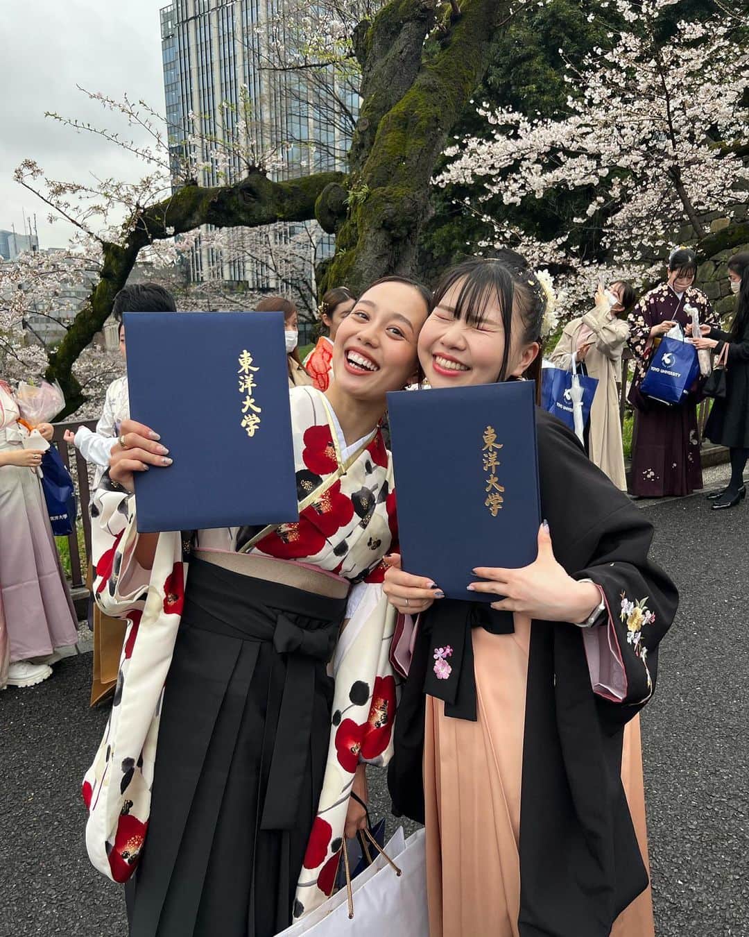今井月さんのインスタグラム写真 - (今井月Instagram)「東洋大学法学部卒業しました🎓  学長賞を頂く事ができて光栄です！ ありがとうございました😊」3月23日 19時45分 - runa_imai