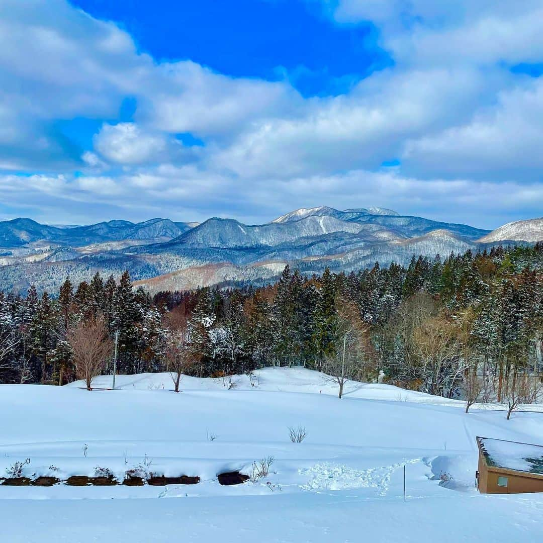 しゅうぺいさんのインスタグラム写真 - (しゅうぺいInstagram)「満天⭐︎青空レストラン✨ 福島県で山塩のロケでの大ちゅけさんとシュペポ😚 ありがとうございました！ 塩むすび美味しかったー🍙  #満天青空レストラン  #宮川大輔 さん #あかーん #大輔さんと #ロケ #楽しい #塩むすび #会津山塩 #福島県 #大好き #シュウペイポーズ」3月23日 20時13分 - pekopa.shupei