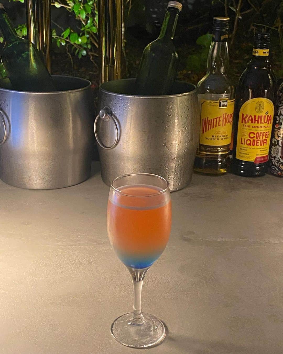 のインスタグラム：「. . . 森の中のBAR最高すぎた🌳🍸🦩 . このカクテル可愛い色して度数50度？やっけ🤣めっちゃ酔った🥰笑 . 次は晴れの時いきたい🤭 . . #森の中のバー #森の中のbar」