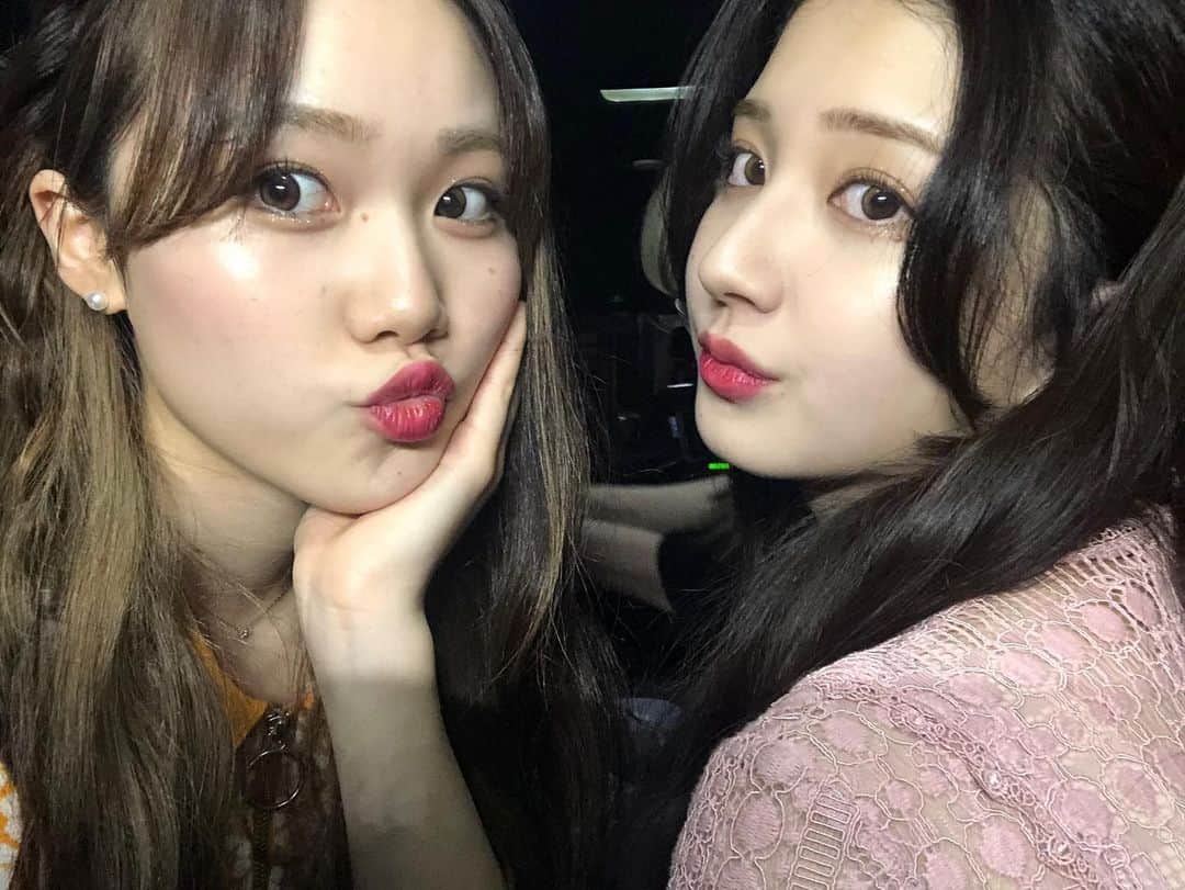 のインスタグラム：「ついに最終話ですね🥺 あっという間だった>_< 最後の話、コメントで盛り上がってくれたら嬉しいです♡ たくさん感想とかも送ってくださいね♪待ってます🫶 #ロマンスはデビュー前に 最終回 本日22:00から @abema_official にて放送されます‼︎ 一緒にリアタイしましょぉ‼︎」