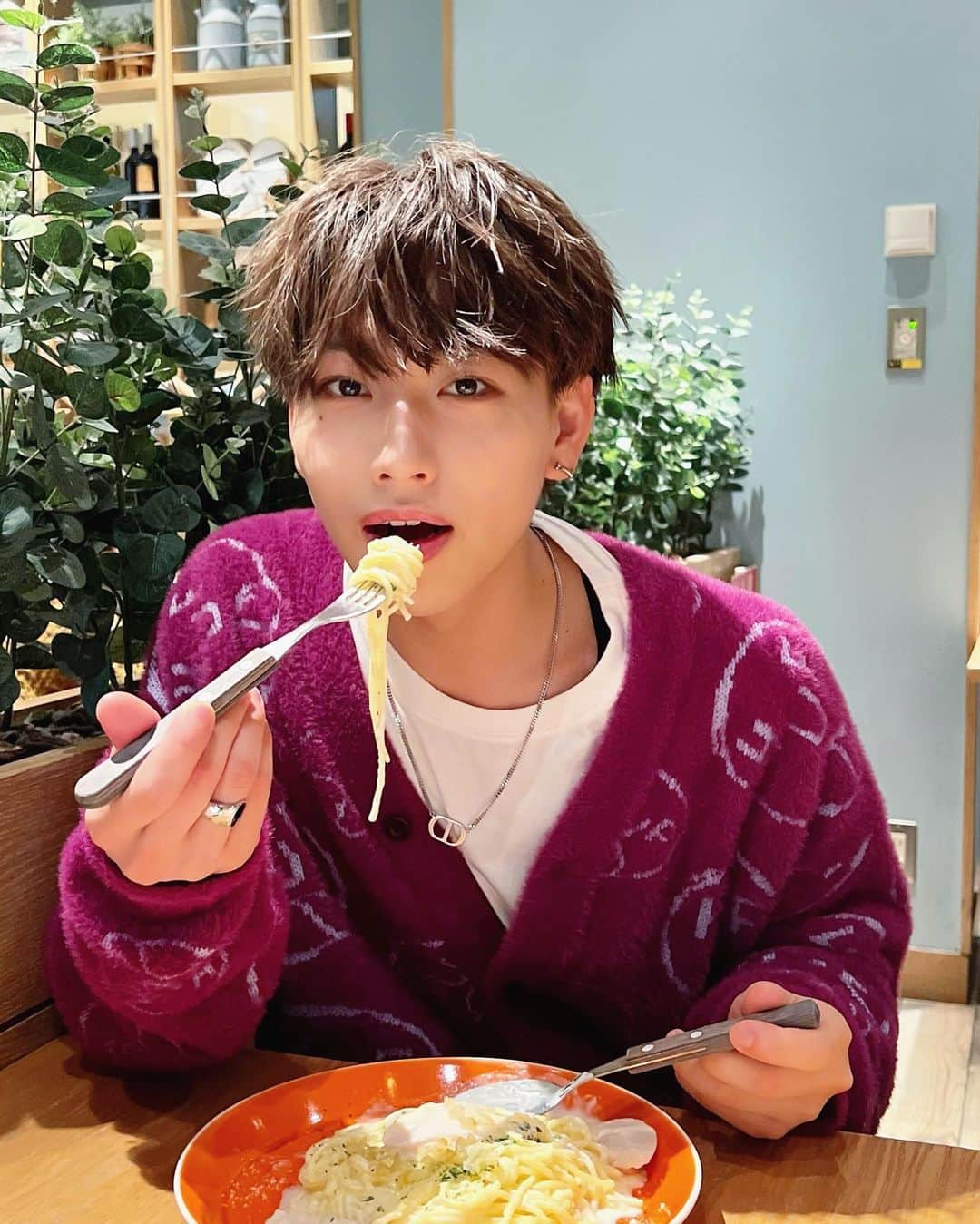 のインスタグラム：「3コマ倫太郎🍝 食べてるとこ少しは需要あるかなぁ、、なんて、思っちゃったりして、、f^_^;)」