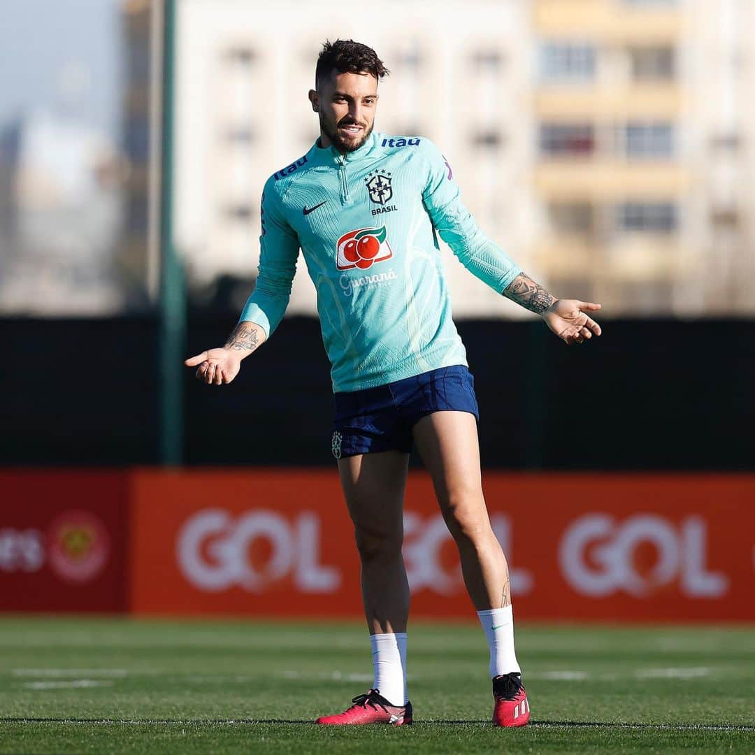 アレックス・ニコラオ・テレスのインスタグラム：「🇧🇷🤩 @cbf_futebol」