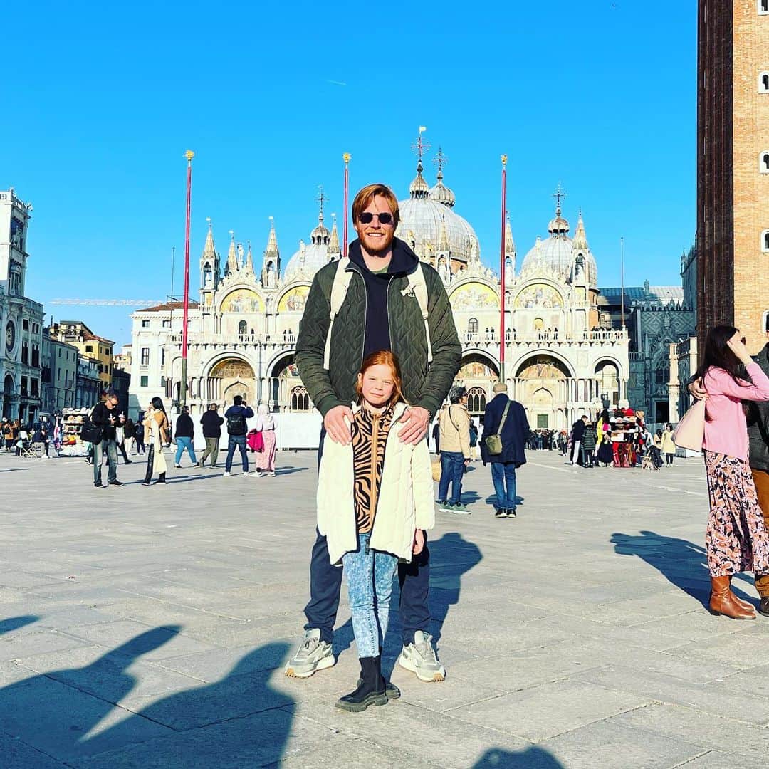 アダム・ボグダンのインスタグラム：「Venice, Bologna 2023」