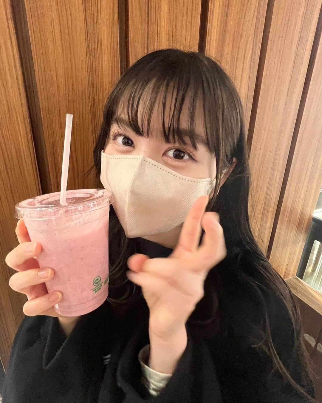 佐藤菜月海さんのインスタグラム写真 - (佐藤菜月海Instagram)「.  いちごみるく🍓  #ニコラ#ニコモ#nicola#ニコラ4月号発売中#佐藤菜月海#ナツミ #いちごみるく#07#スターダストプロモーション」3月23日 20時50分 - natsumi_sato814official