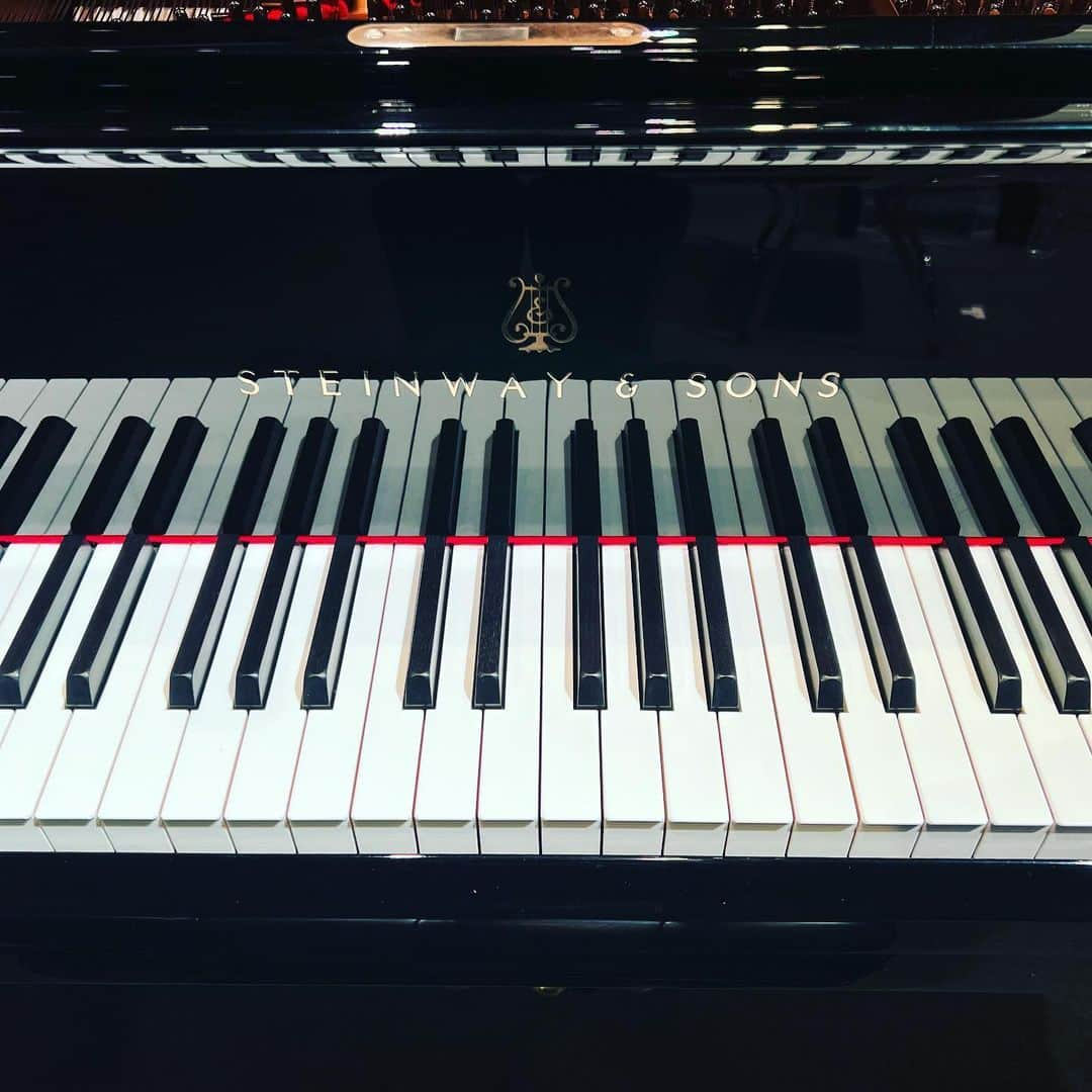 上杉洋史のインスタグラム：「531720 D #piano #steinway #venue #todayspiano #instapiano #pianophotography #iwasakihiromi #concert」